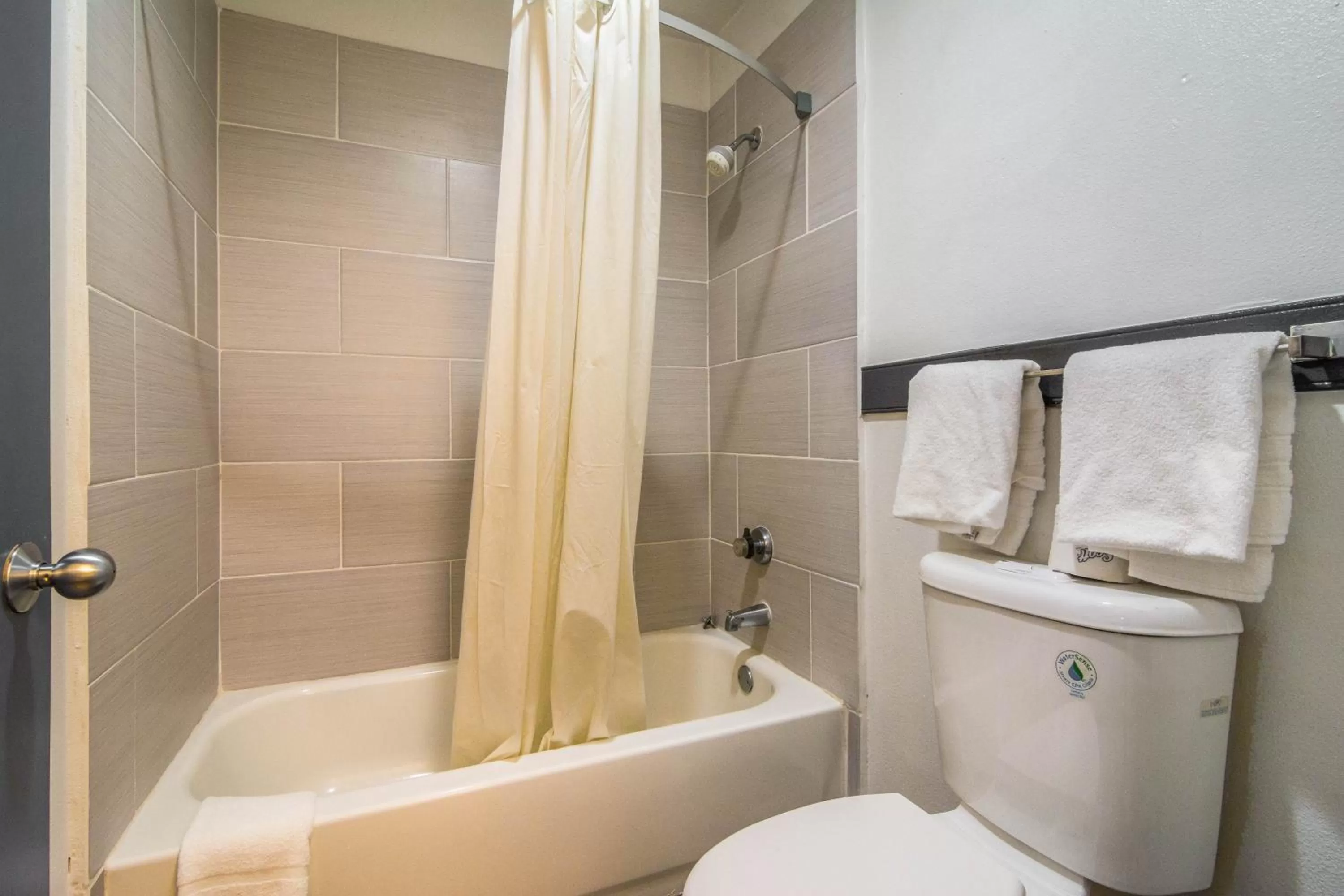 Days Inn by Wyndham Raleigh Glenwood-Crabtree