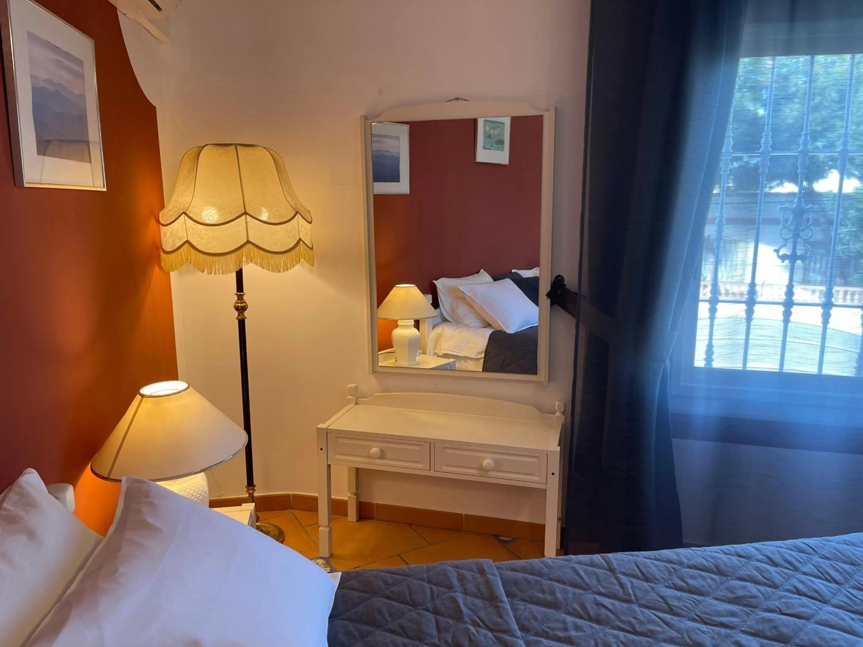 Queen Room in Anna's garden