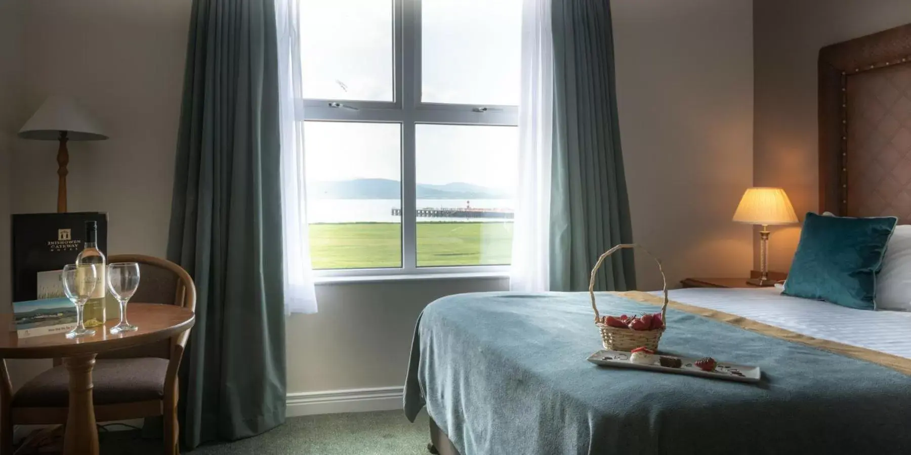 Sea view, Bed in Inishowen Gateway Hotel