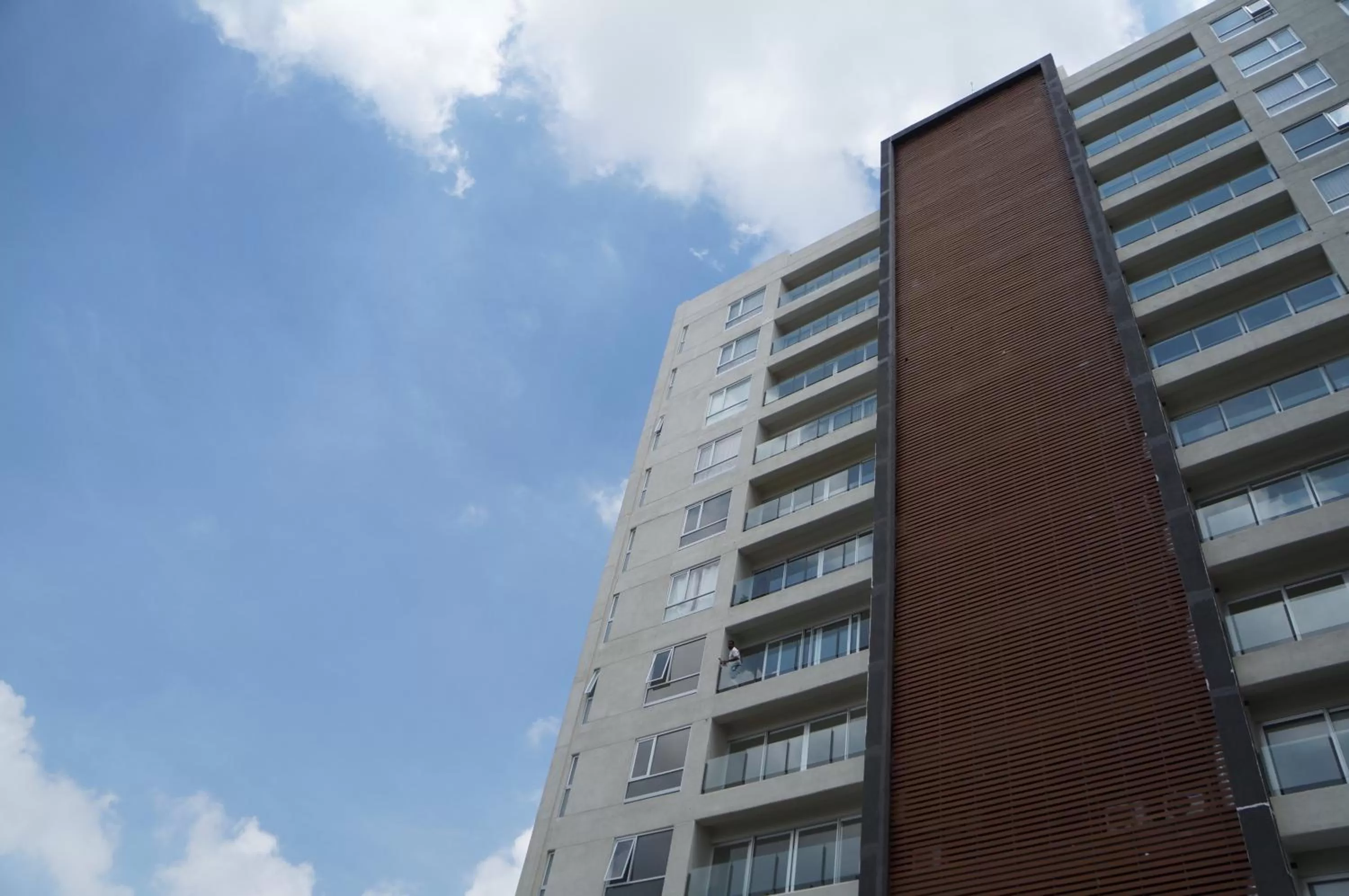 Property building in Metropolitan Suites