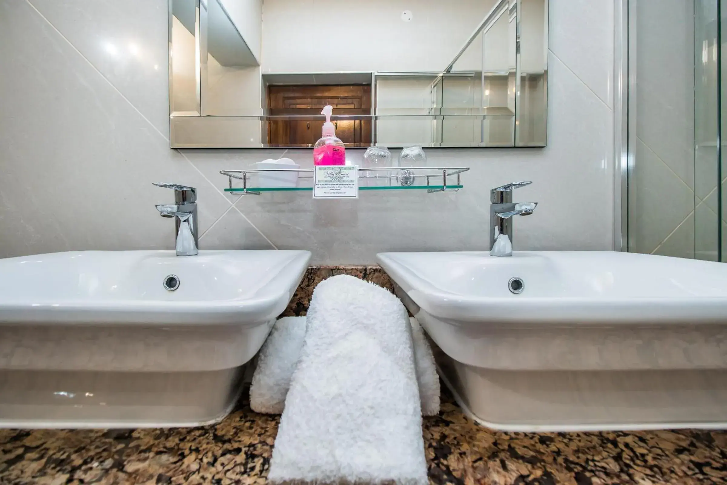 towels, Bathroom in Villa Amor
