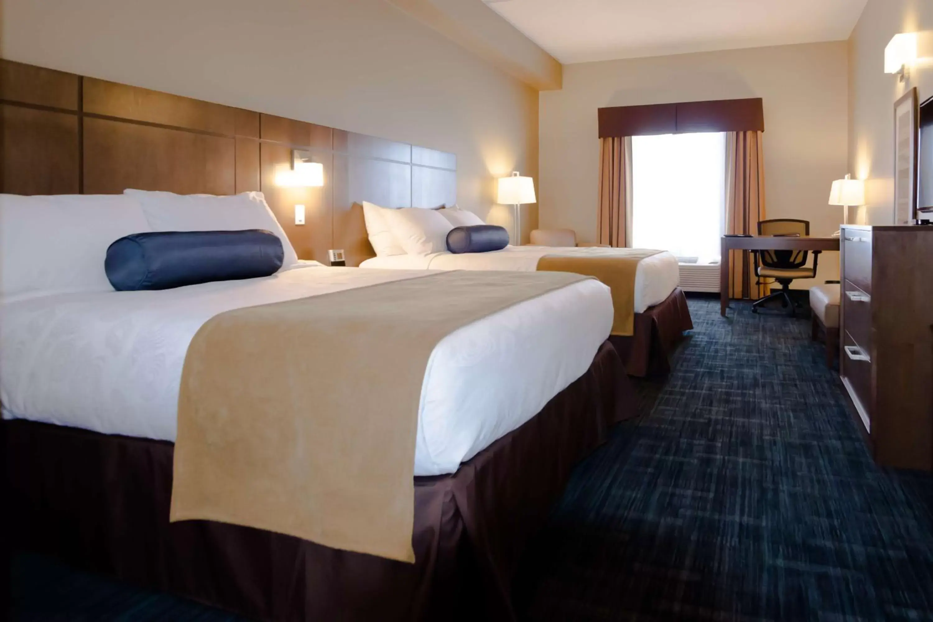 Photo of the whole room, Bed in Best Western Plus Winnipeg West