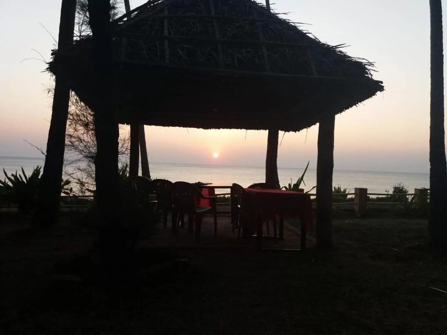 Restaurant/places to eat in Sukriti beach Resort