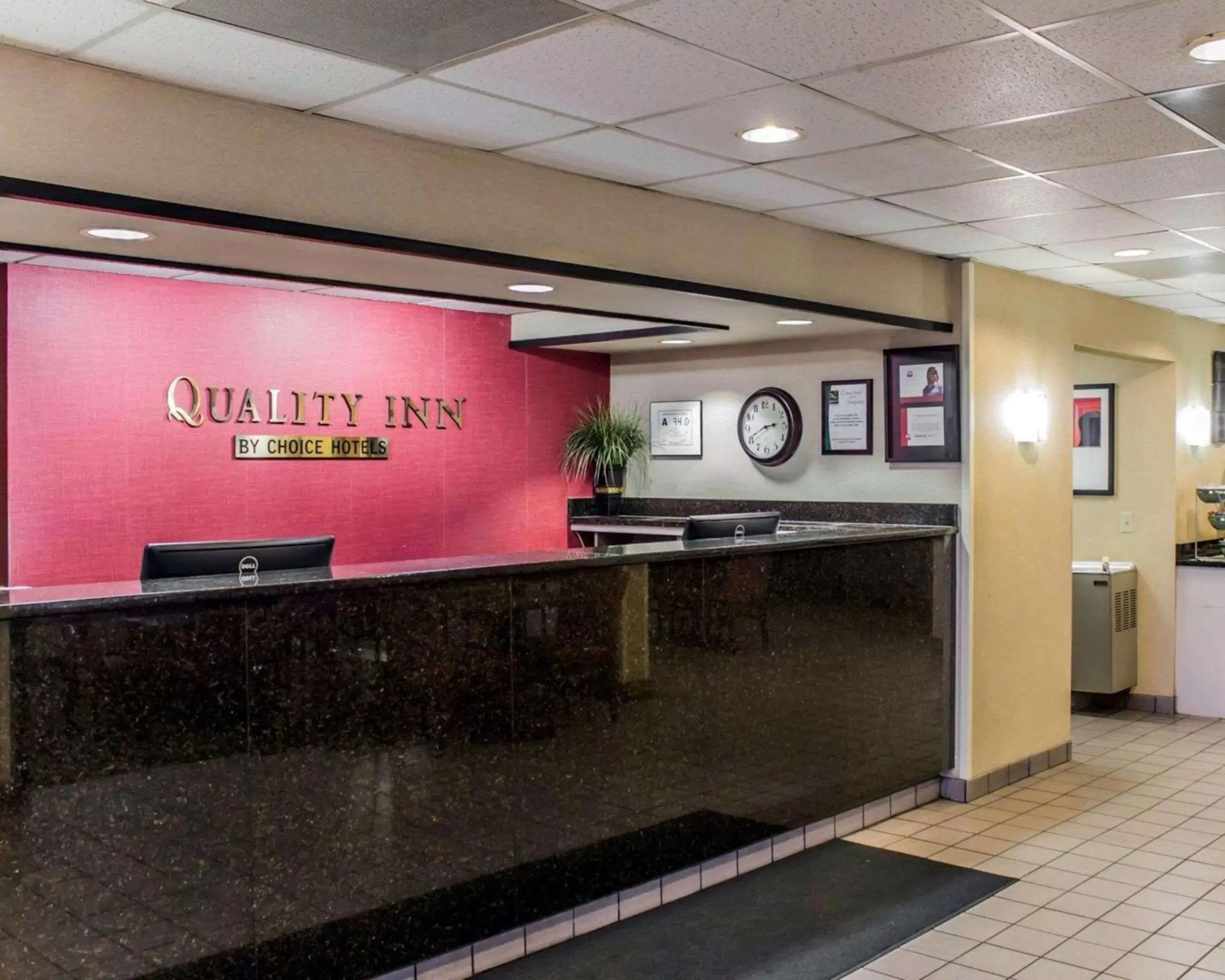 Lobby or reception, Lobby/Reception in Quality Inn Roanoke near Lake Gaston
