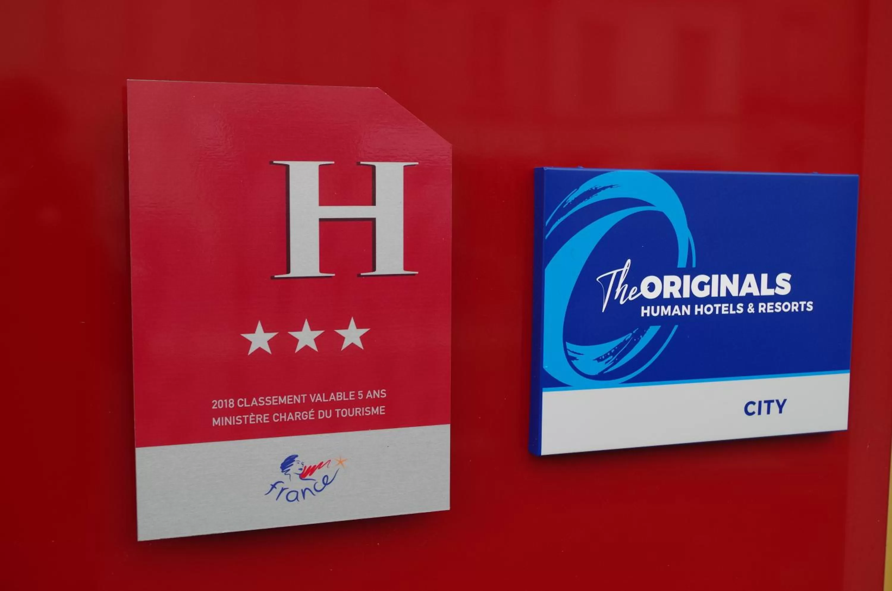 Property logo or sign in The Originals City, Hôtel Le Savoy, Caen