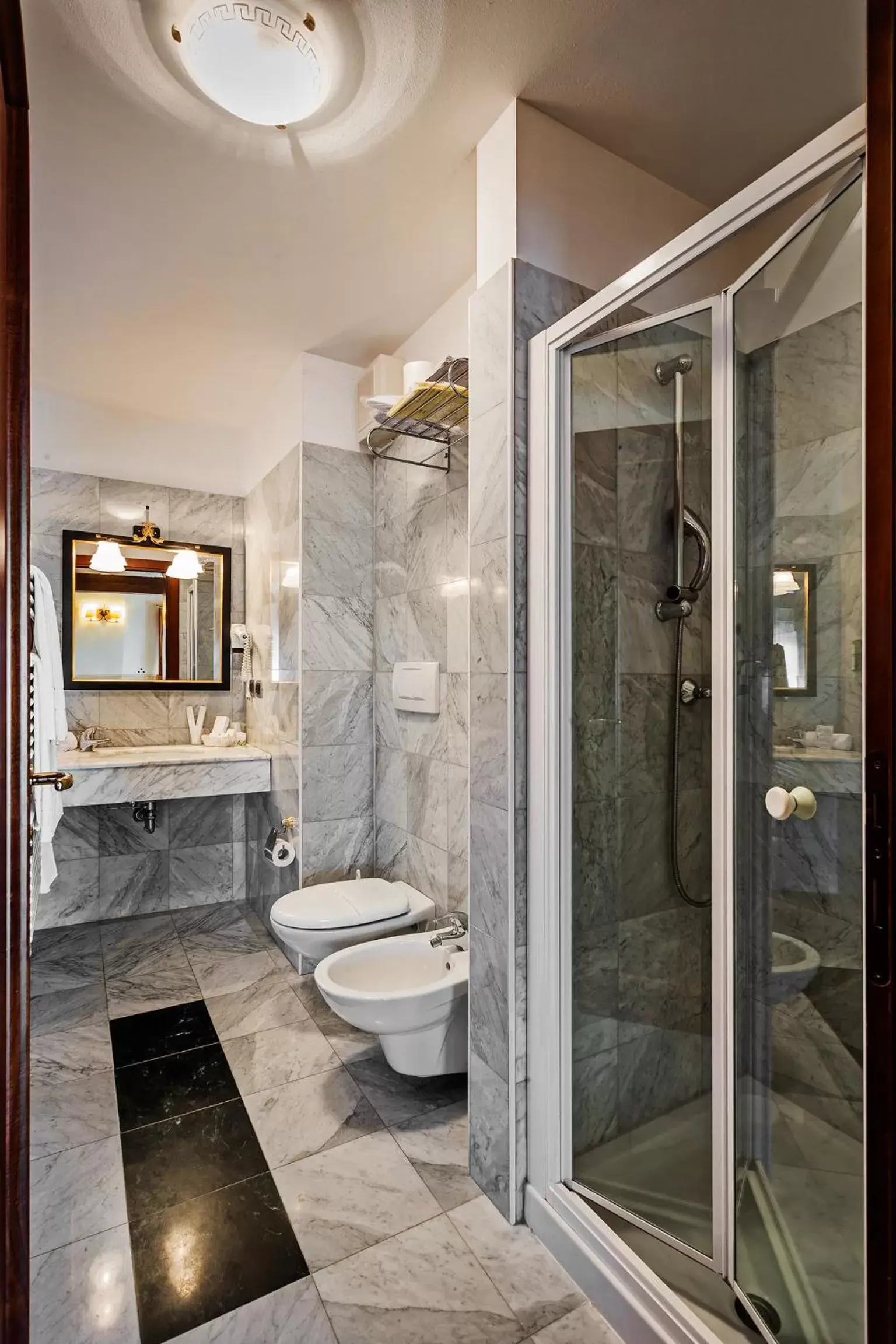 Day, Bathroom in Hotel Villa Policreti