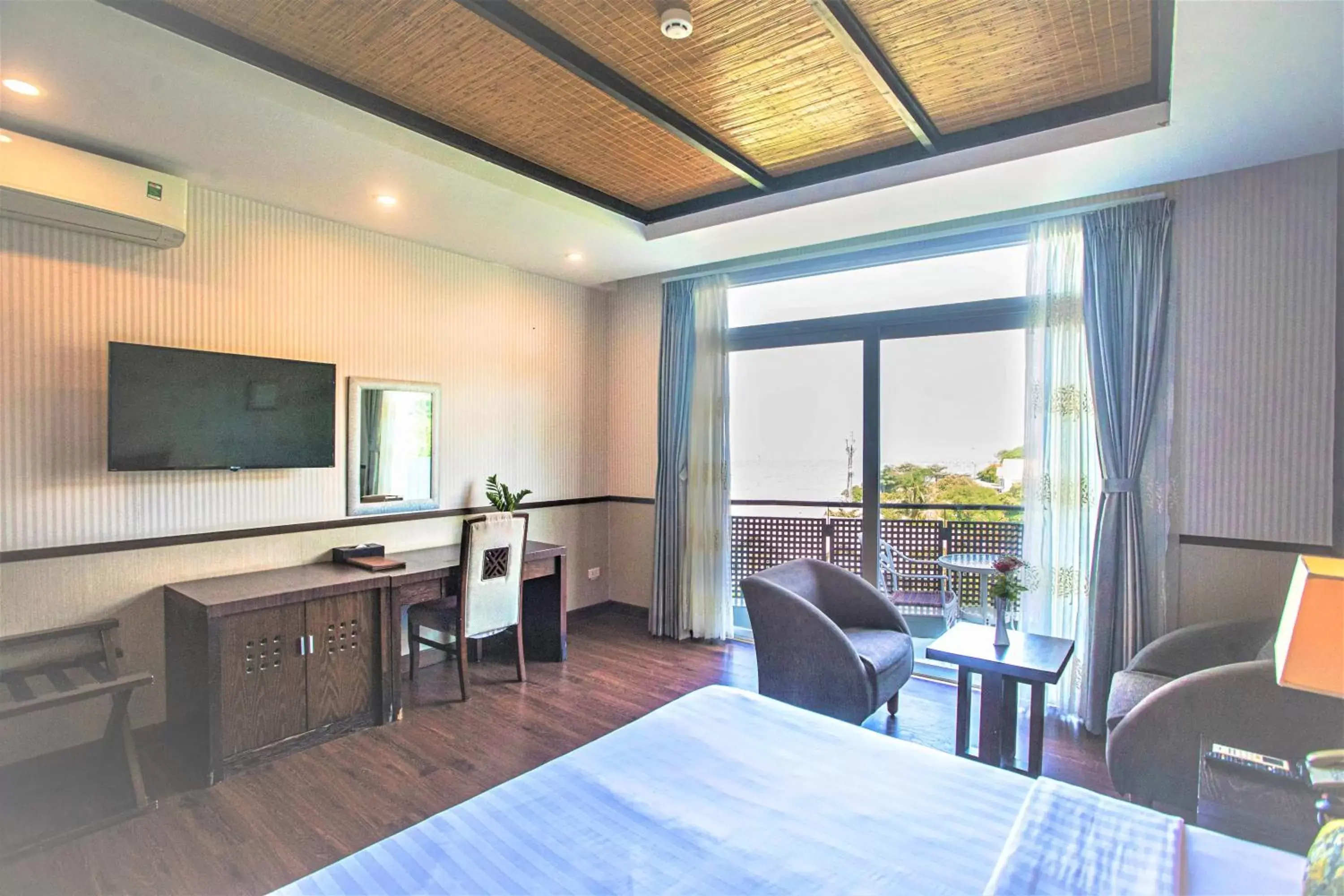 Bedroom, TV/Entertainment Center in Seaside Resort Vung Tau