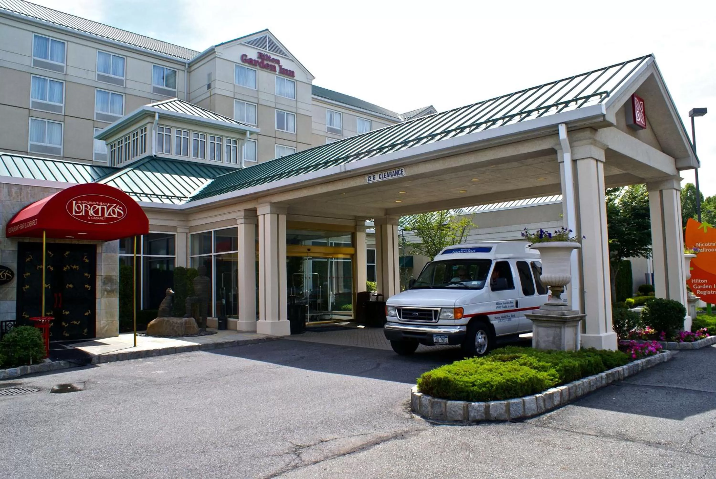 Property building in Hilton Garden Inn New York/Staten Island