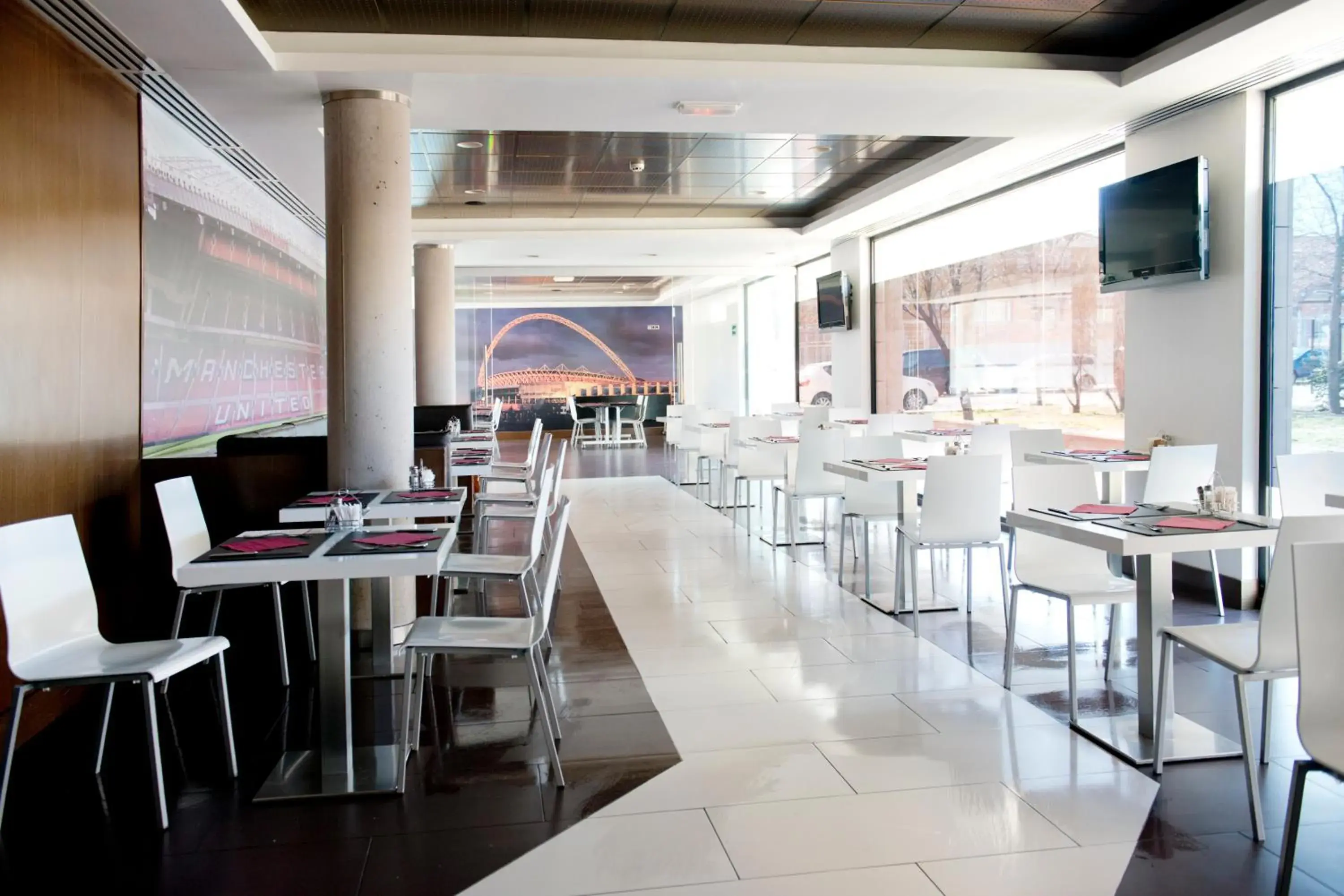 Activities, Restaurant/Places to Eat in TaCH Madrid Airport