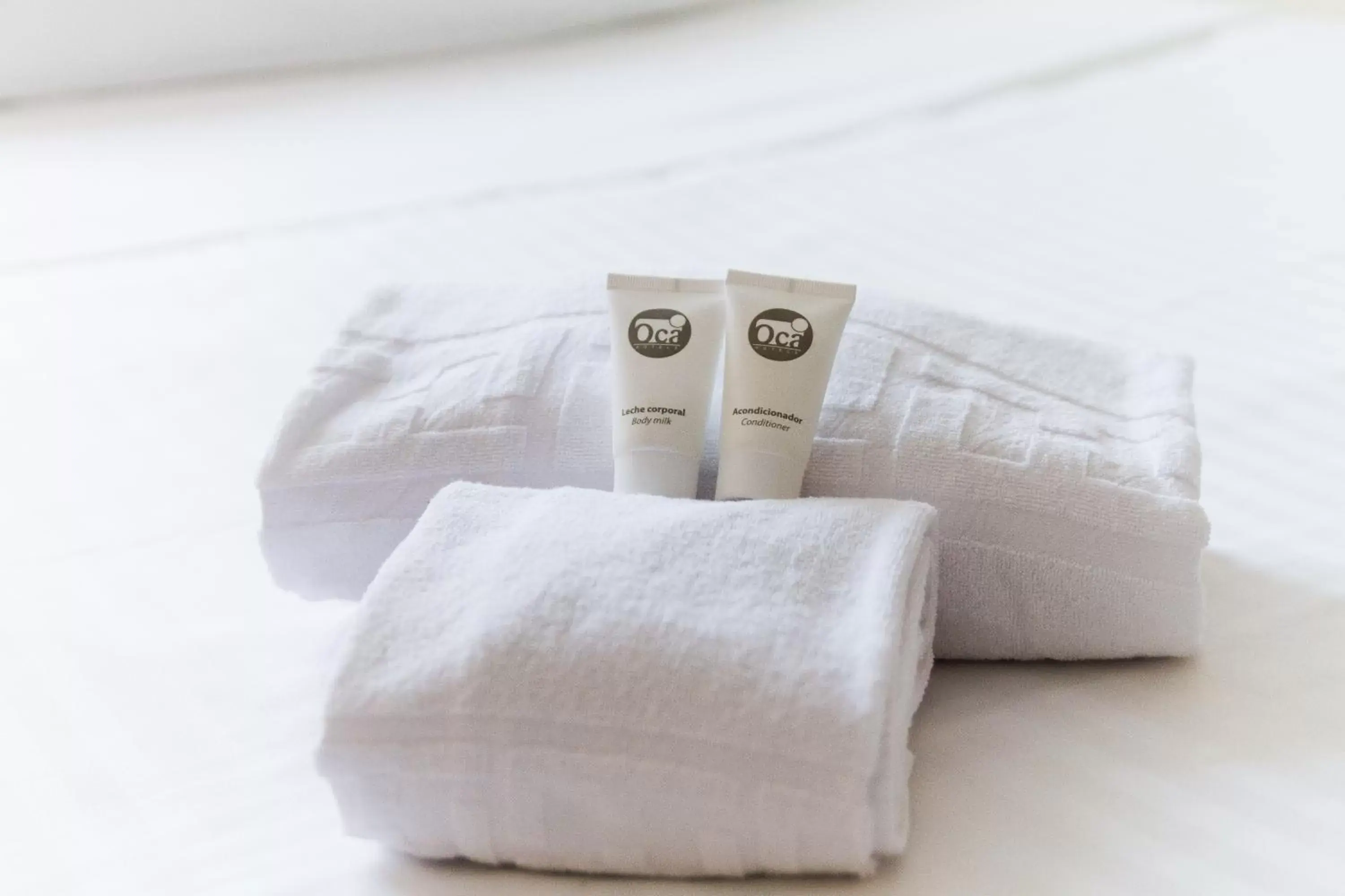 Bathroom, Bed in Oca Villa de Avilés Hotel Bathroom, Bed in Oca Villa de Avilés Hotel