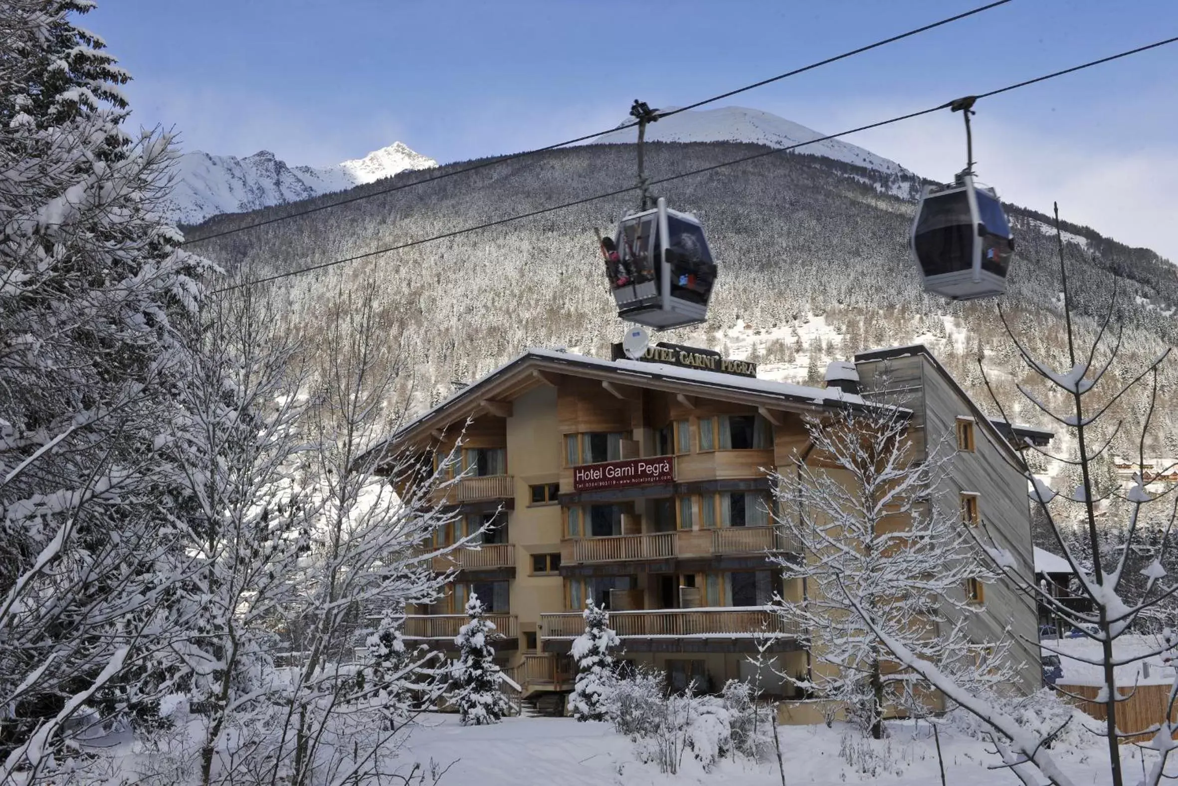 Ski School, Winter in Hotel Garni Pegrà