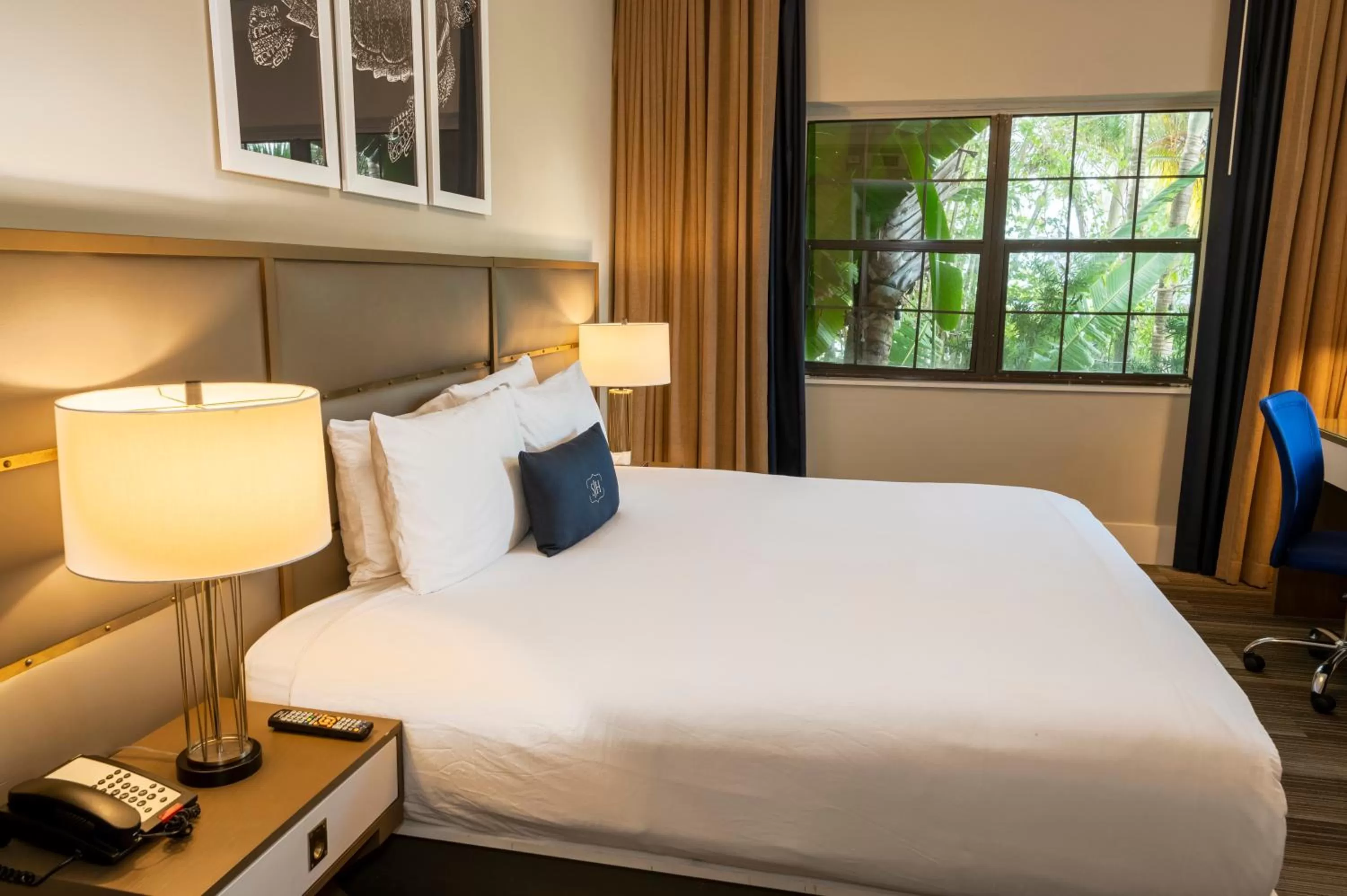 Bedroom, Bed in San Juan Hotel Miami Beach