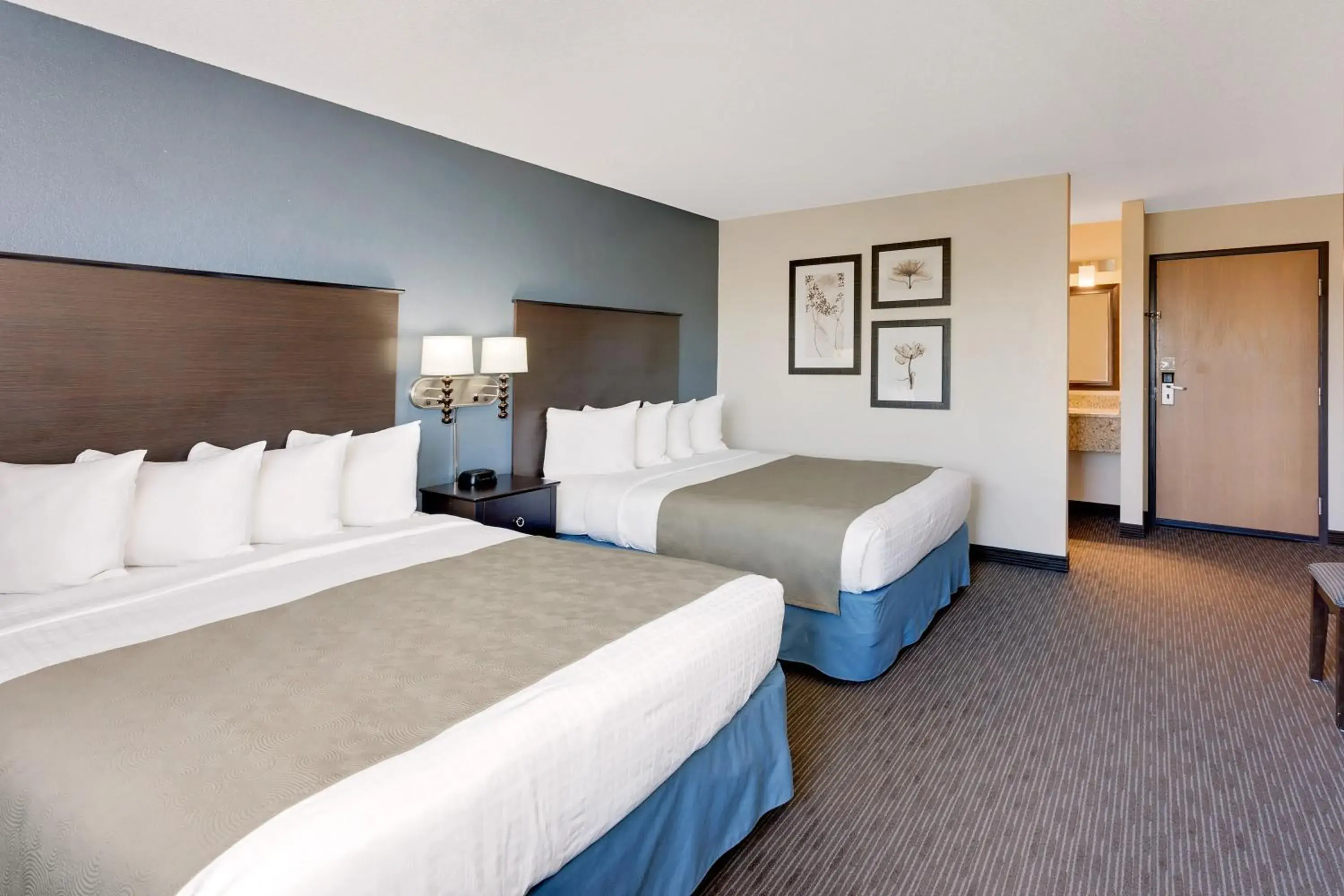 2 Queen Beds (Non-Smoking) in Baymont by Wyndham Owatonna 2 Queen Beds (Non-Smoking) in Baymont by Wyndham Owatonna