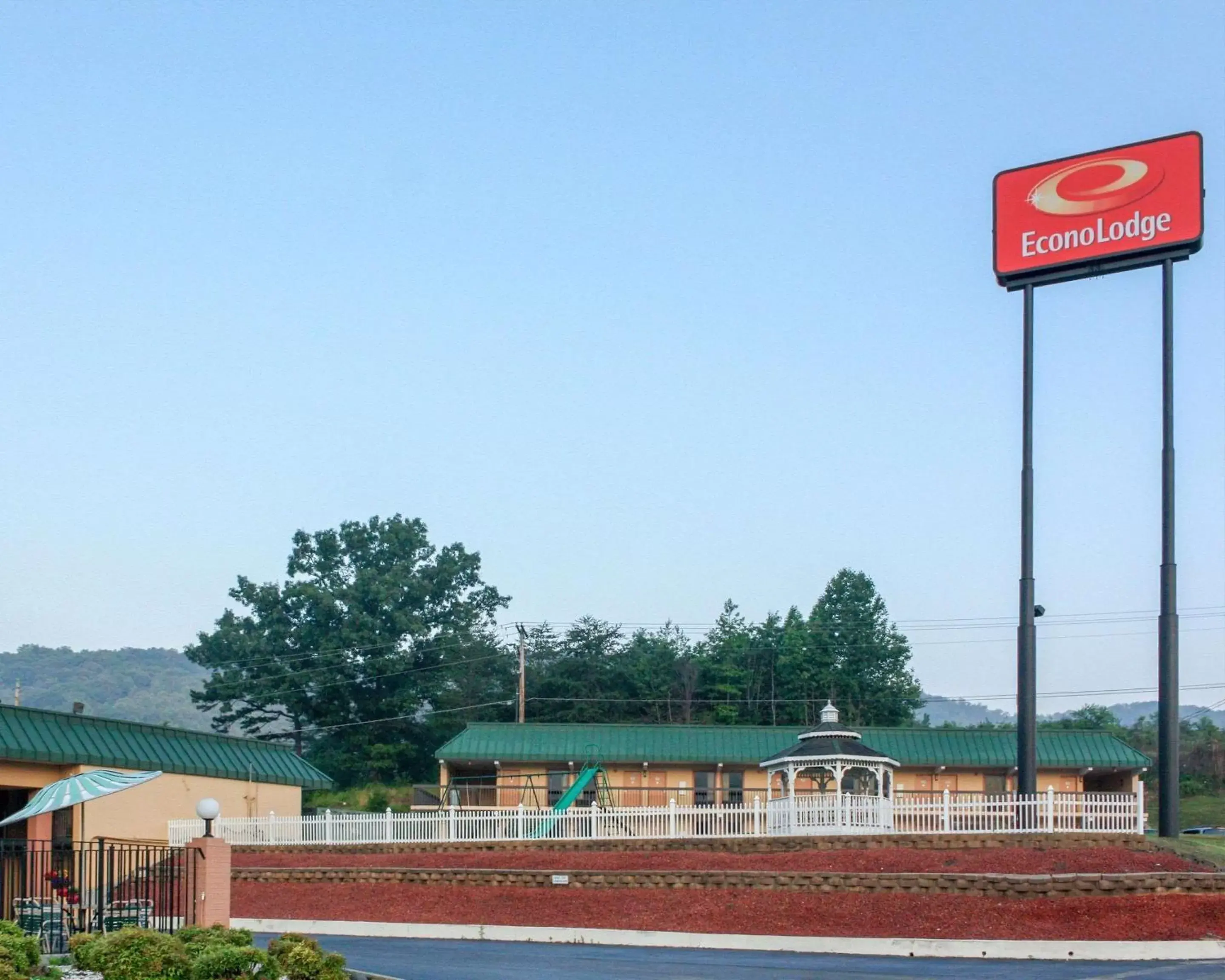 Property Building in Econo Lodge - Rocky Top