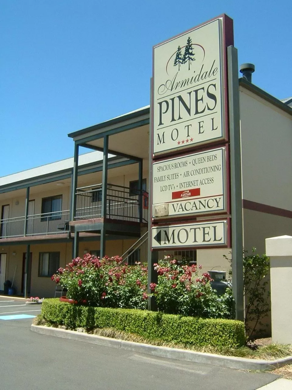 Property logo or sign in Armidale Pines Motel