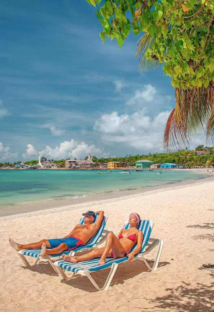 Beach in Hotel Cocoplum Beach