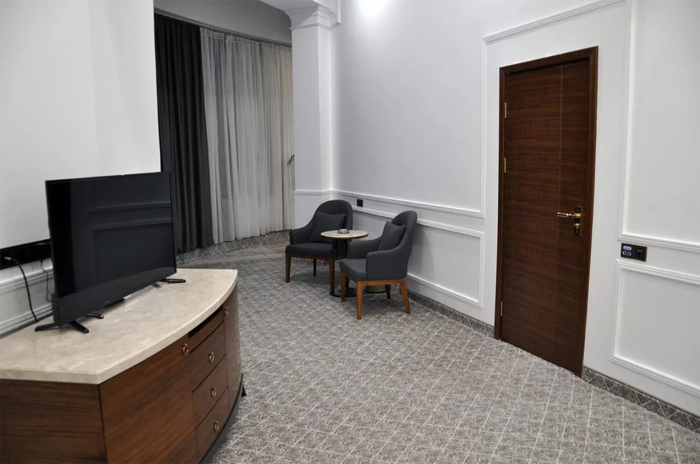 Parliament Palace Hotel