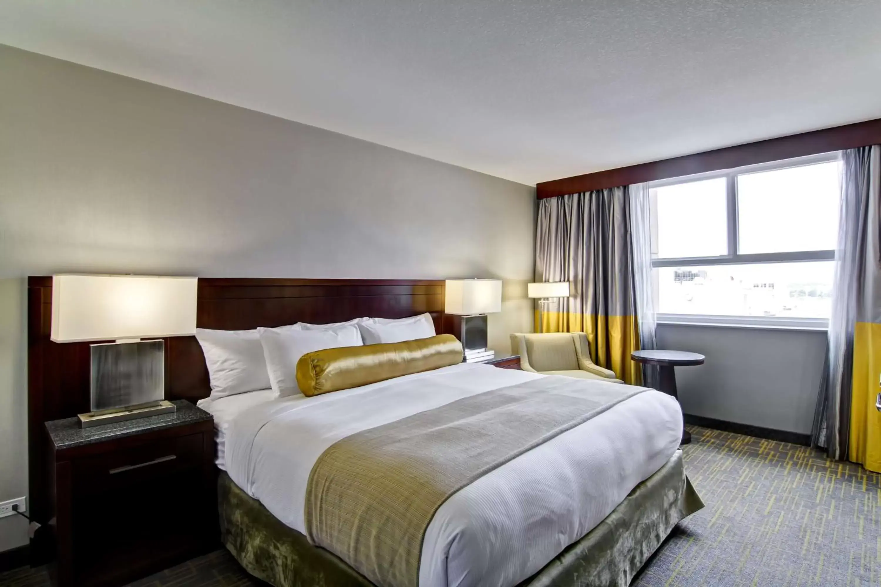 Bed in DoubleTree by Hilton - Kamloops