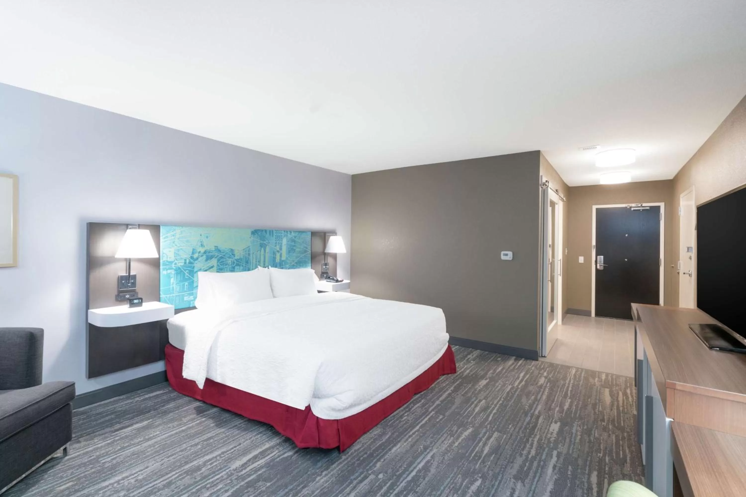 Bedroom, Bed in Hampton Inn Weston, WV