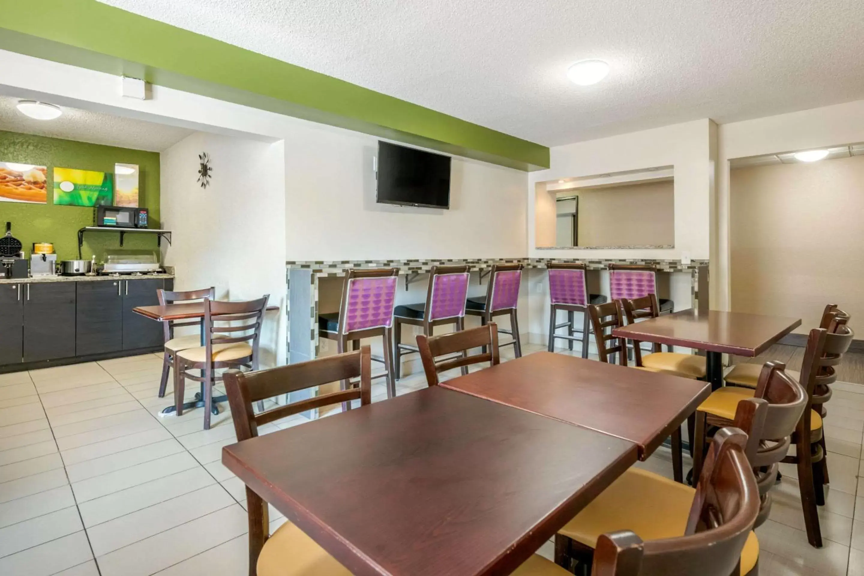 Restaurant/Places to Eat in Quality Inn & Suites Leesburg Chain of Lakes