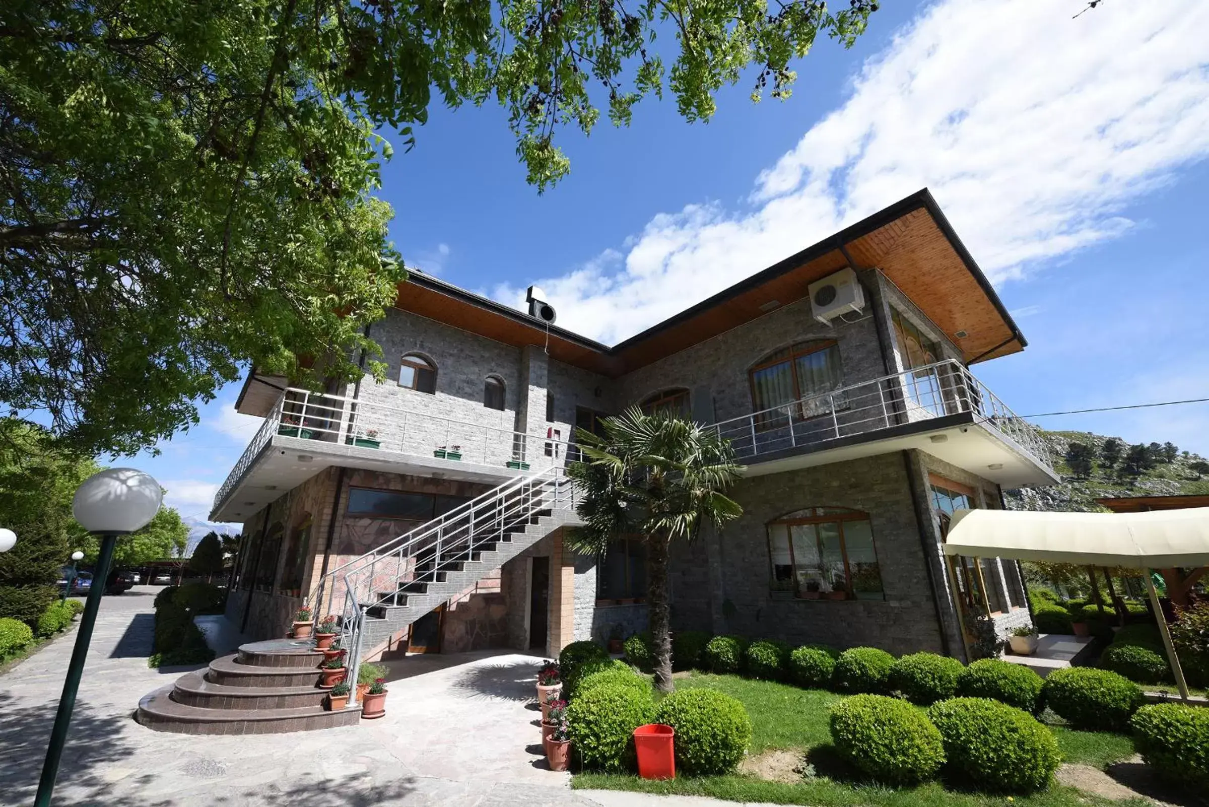 Property building in Buna Park Hotel Property building in Buna Park Hotel