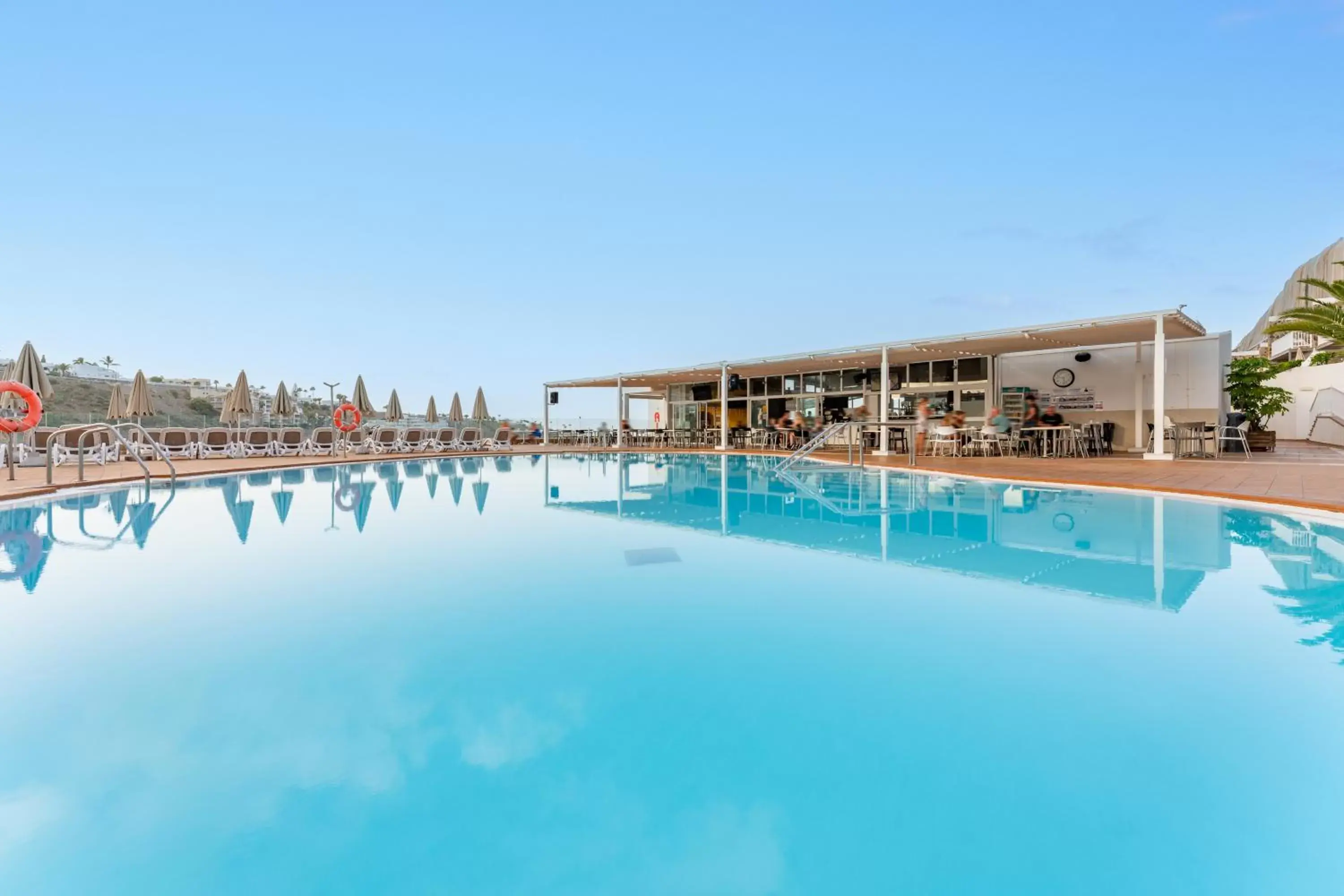 Swimming Pool in Hotel Altamadores