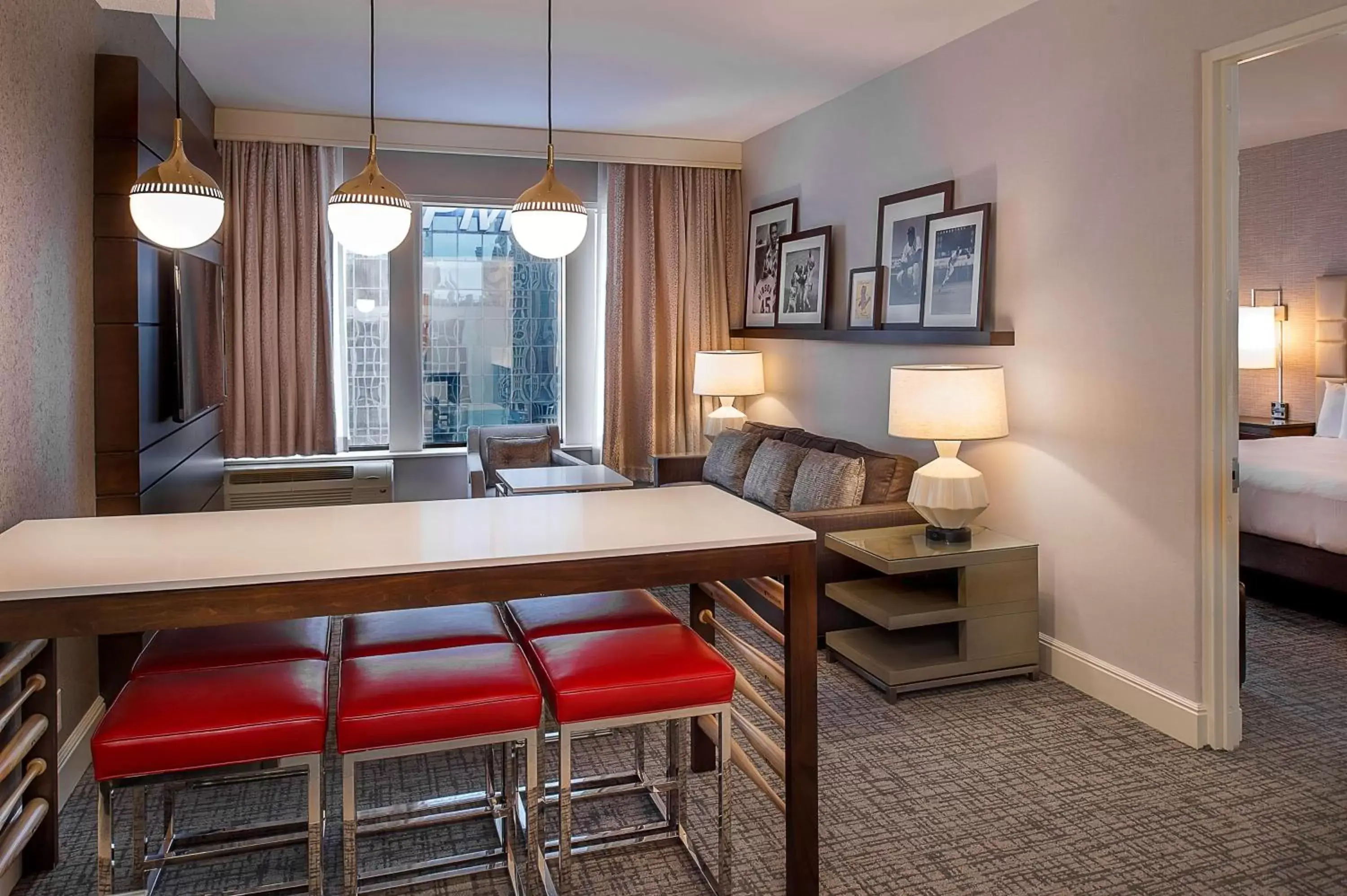 Living room, Seating Area in Hilton St. Louis at the Ballpark