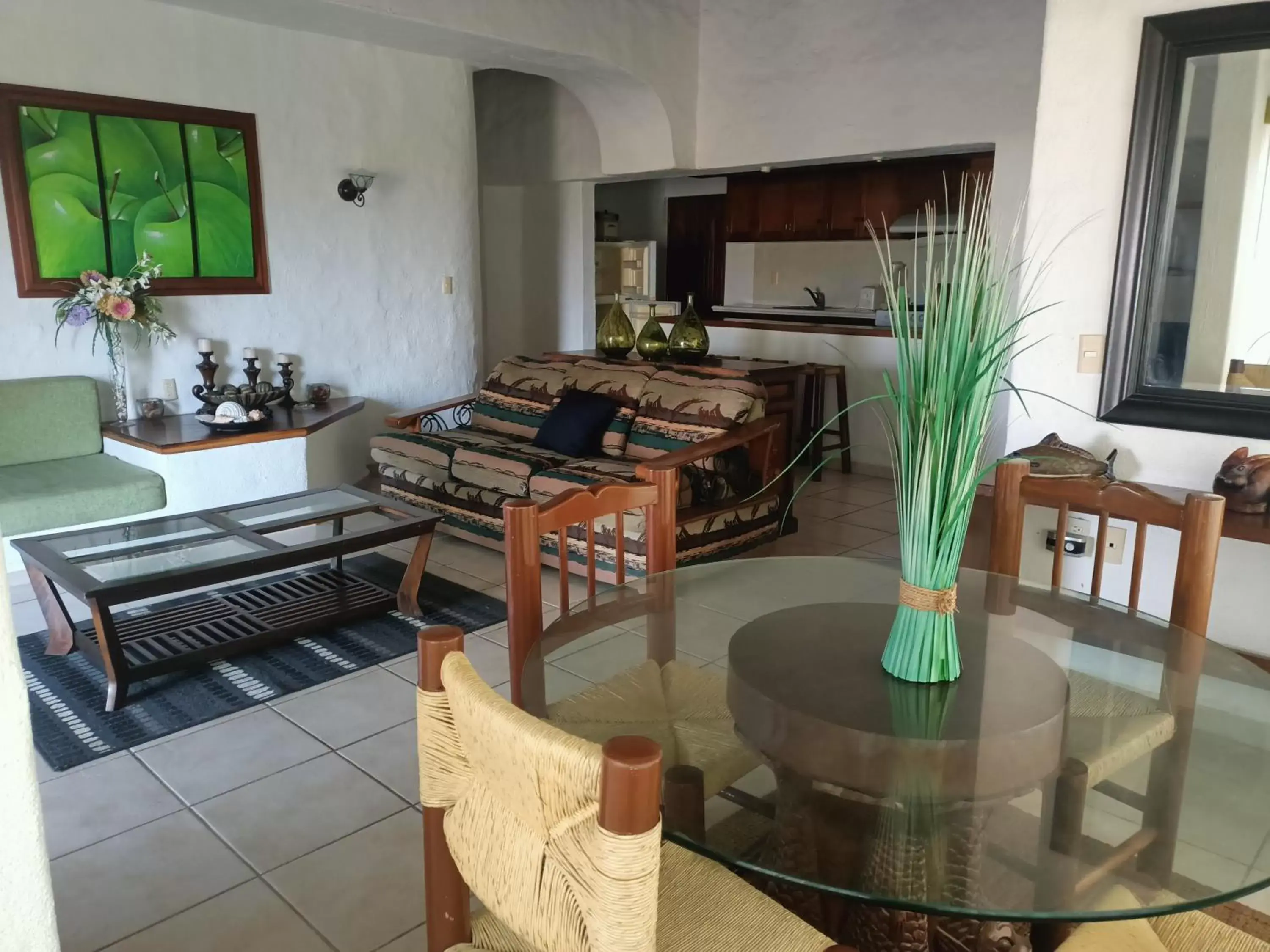 Living room, Dining Area in hotel plaza tucanes