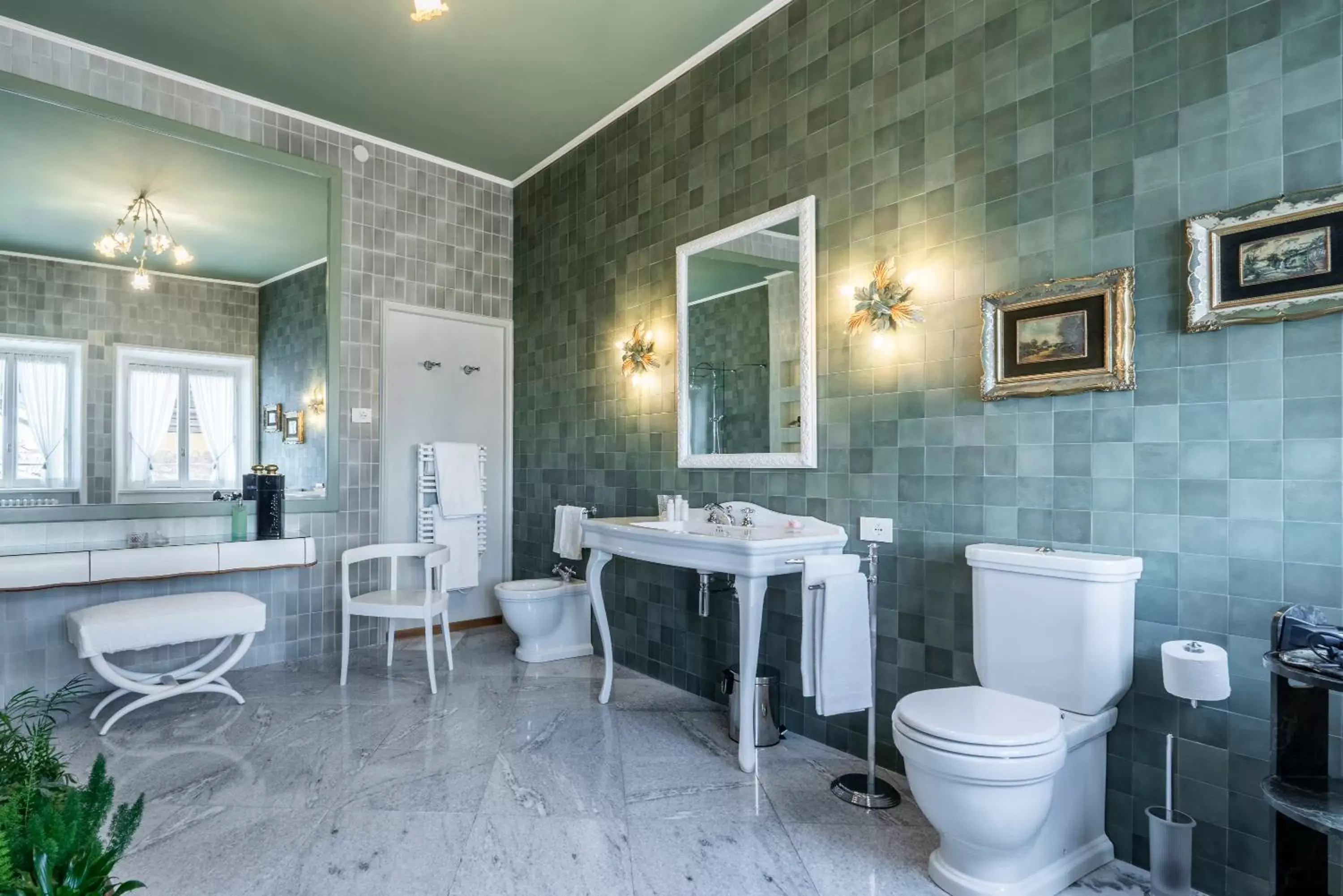 Bathroom in FORESTERIA di PALAZZO RADICI