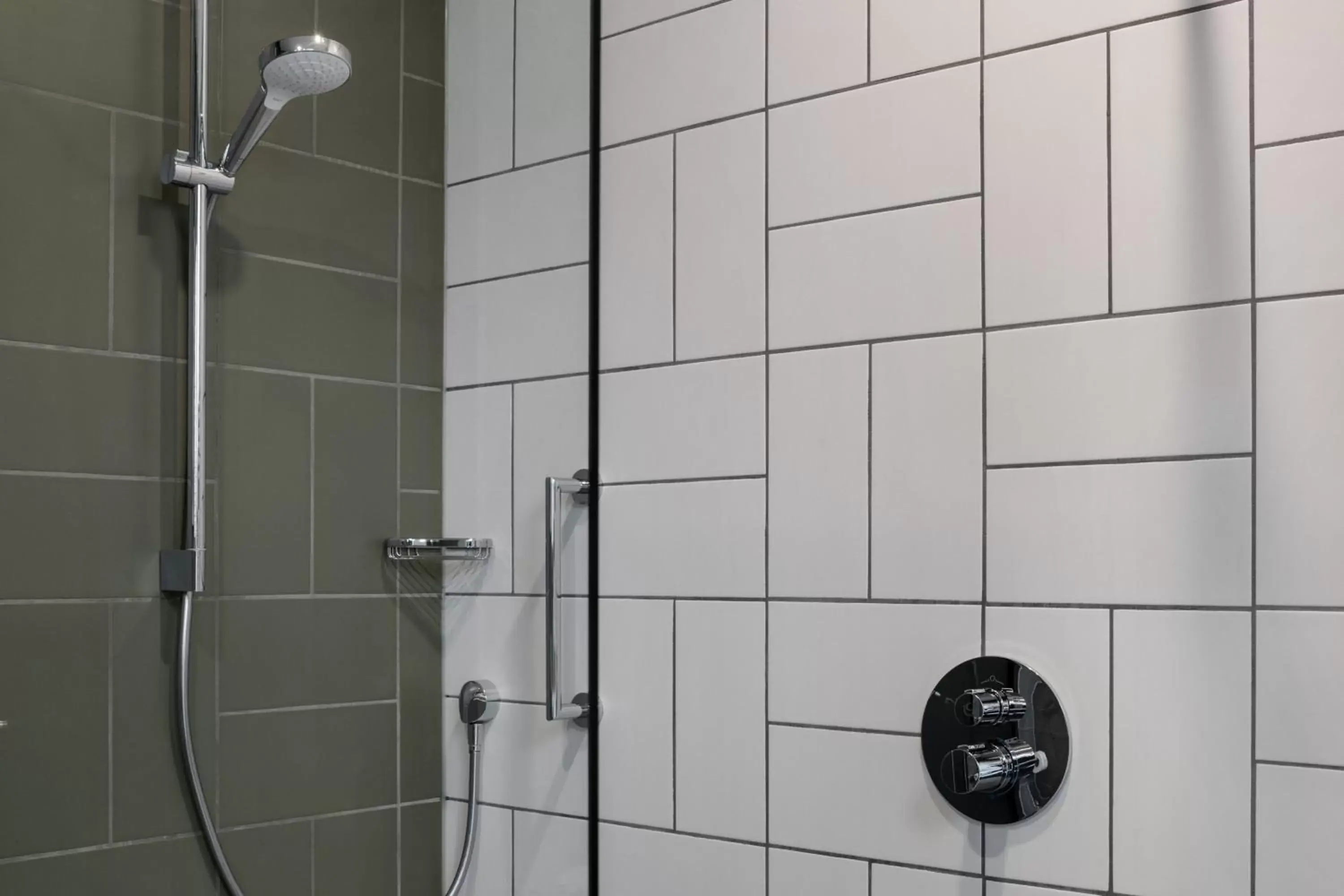 Bathroom in Renaissance Amsterdam Schiphol Airport Hotel