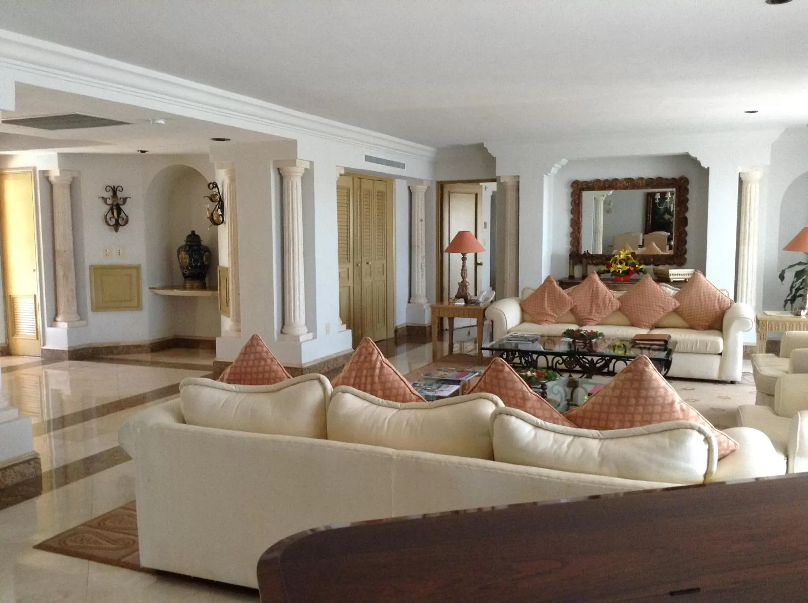 Communal lounge/ TV room, Seating Area in Grand Isla Navidad Golf & Spa Resort with Marina