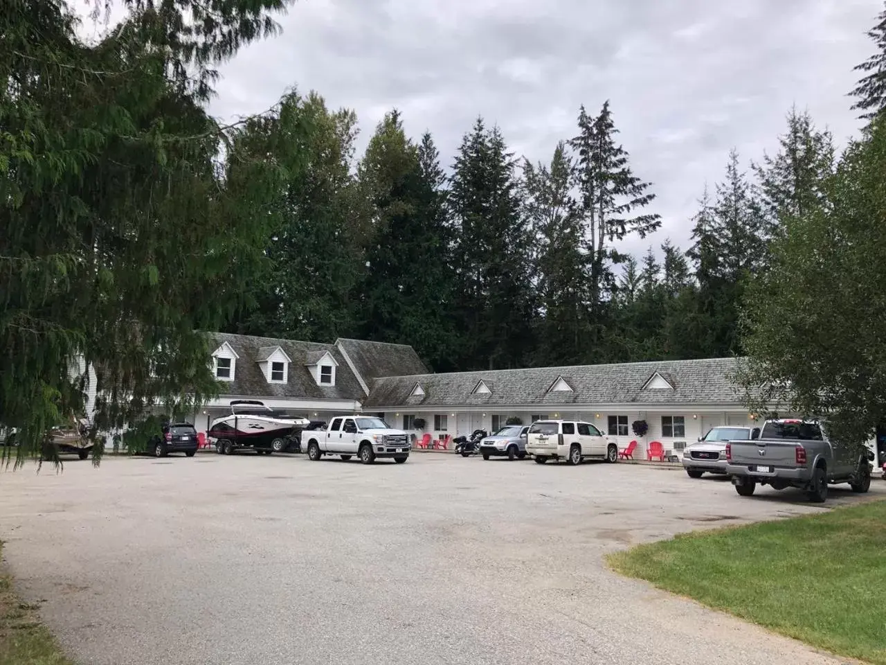 Property Building in Pines Motel