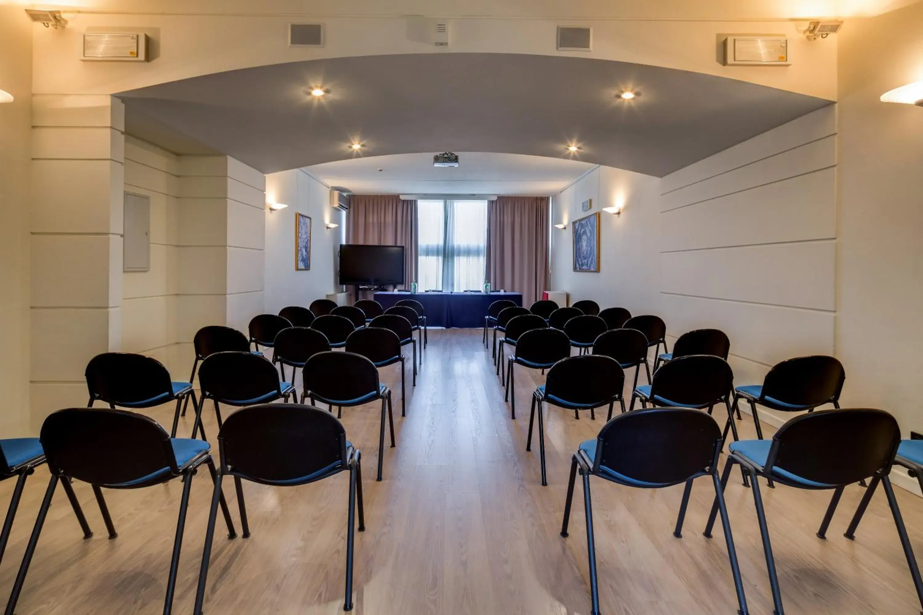 Meeting/conference room in Best Western Plus Hotel Farnese