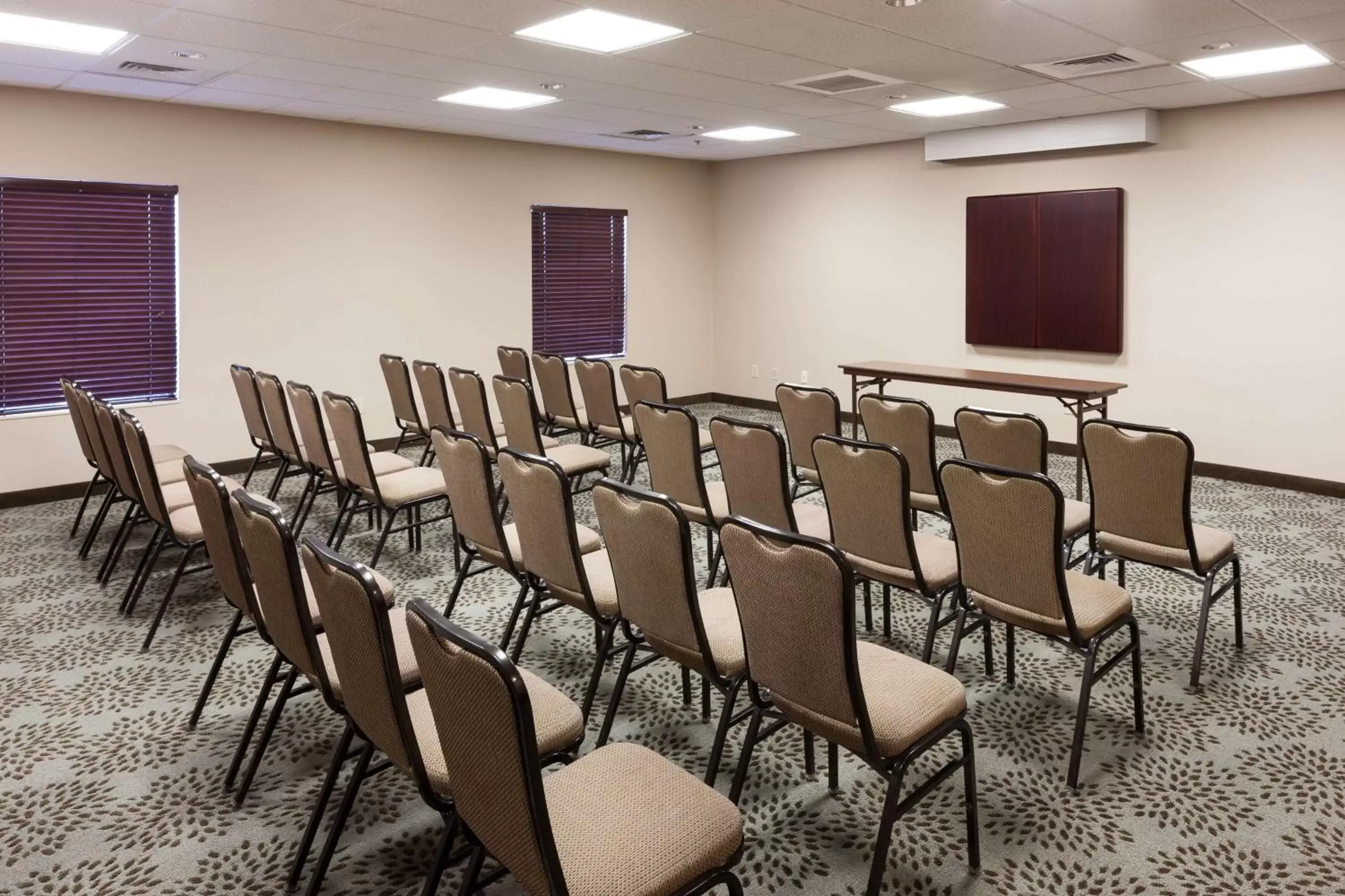 Meeting/conference room in Hampton Inn & Suites Dothan