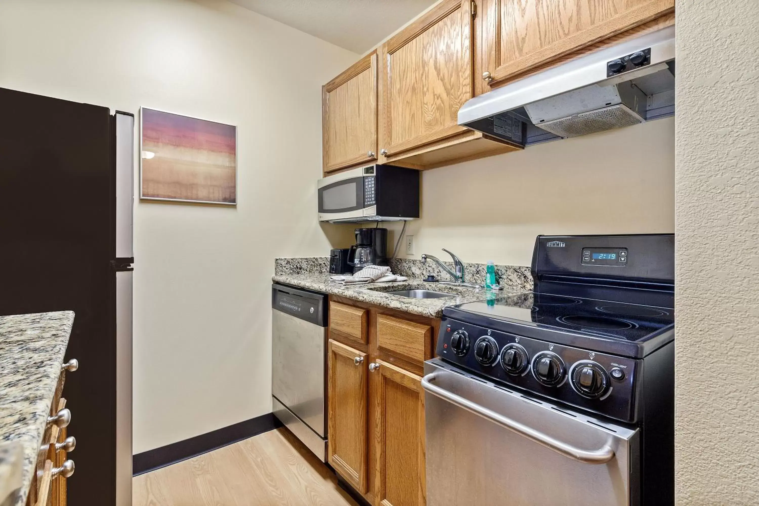 Kitchen or kitchenette, Kitchen/Kitchenette in Extended Stay America Suites - Newport News - Yorktown