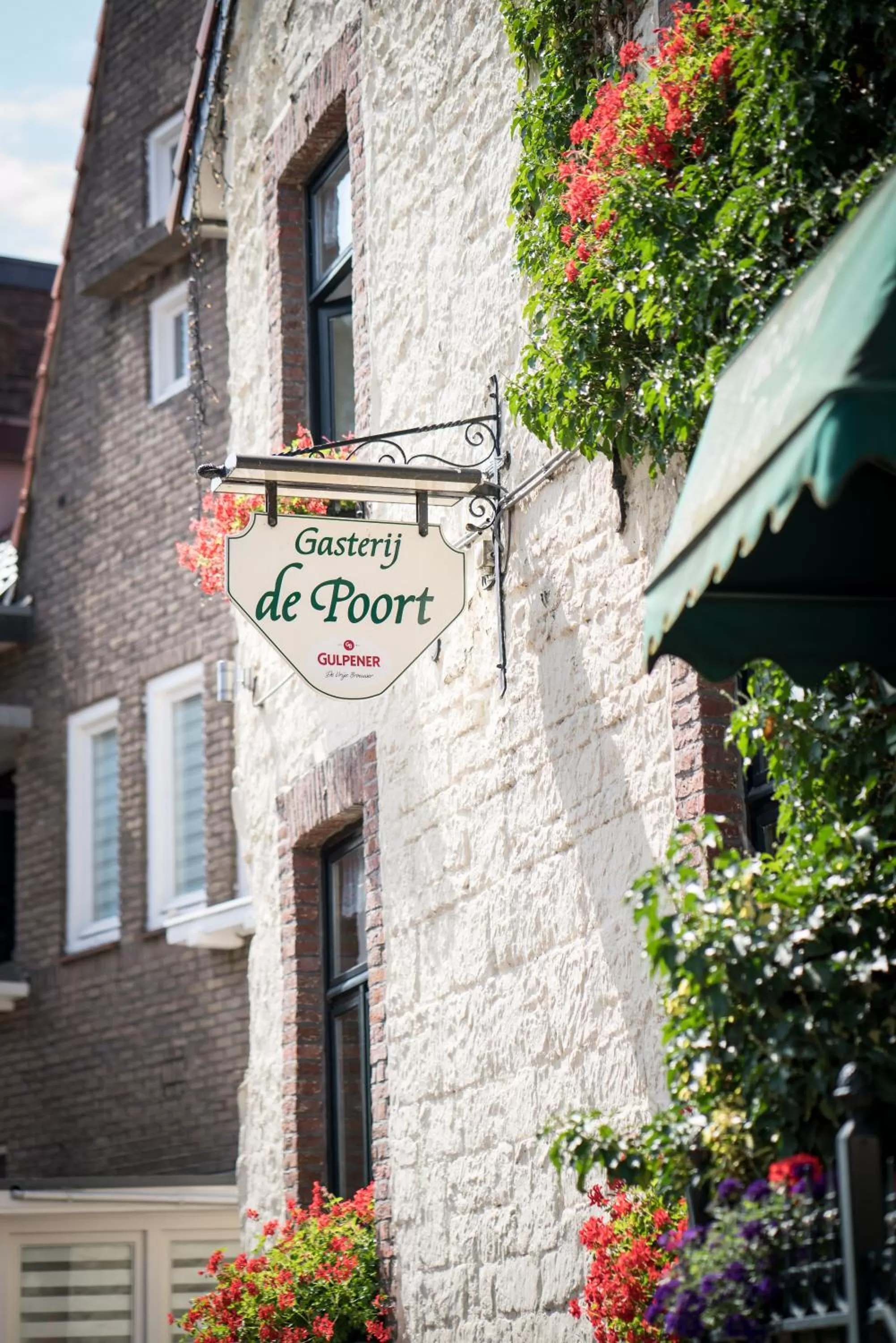 Street view in Gasterij de Poort