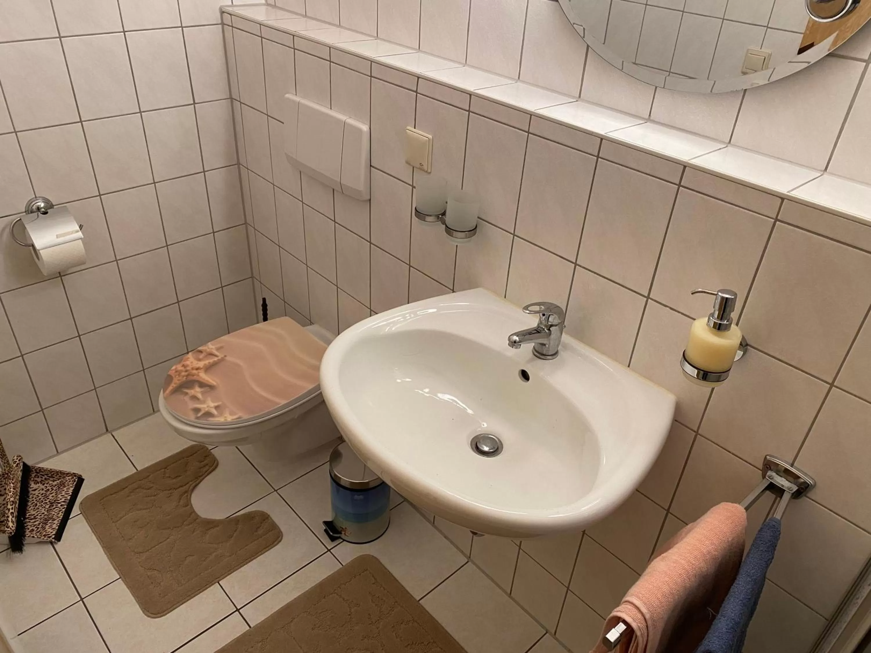 Shower in Hotel Bielatal