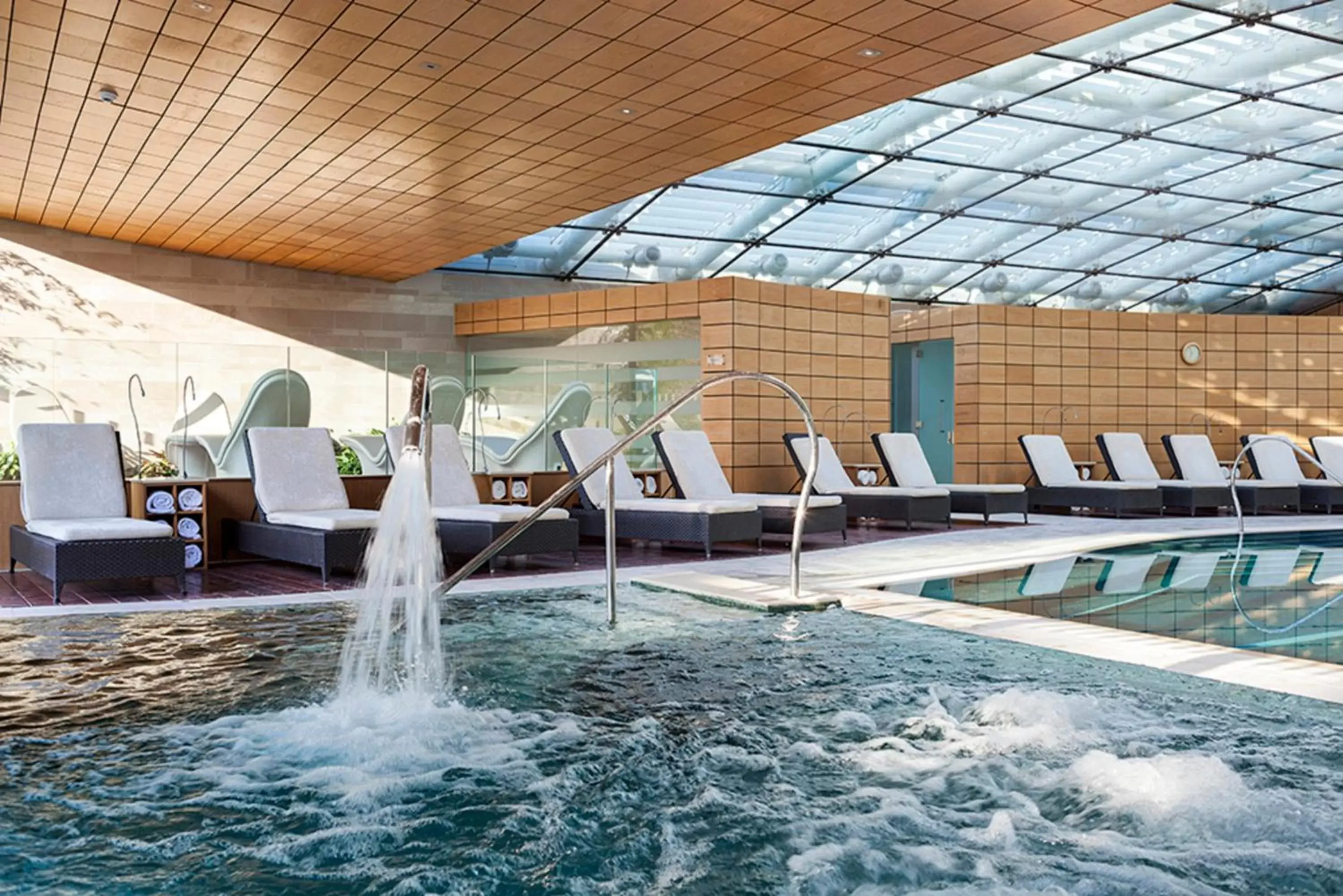 Hot Tub, Swimming Pool in Lucknam Park Hotel