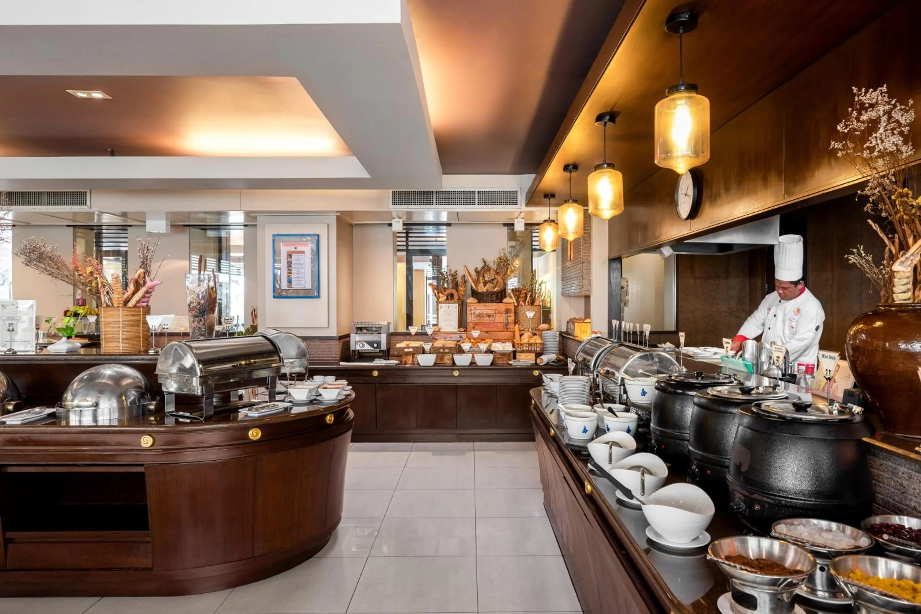 Staff in Patong Paragon Resort & Spa SHA Extra Plus