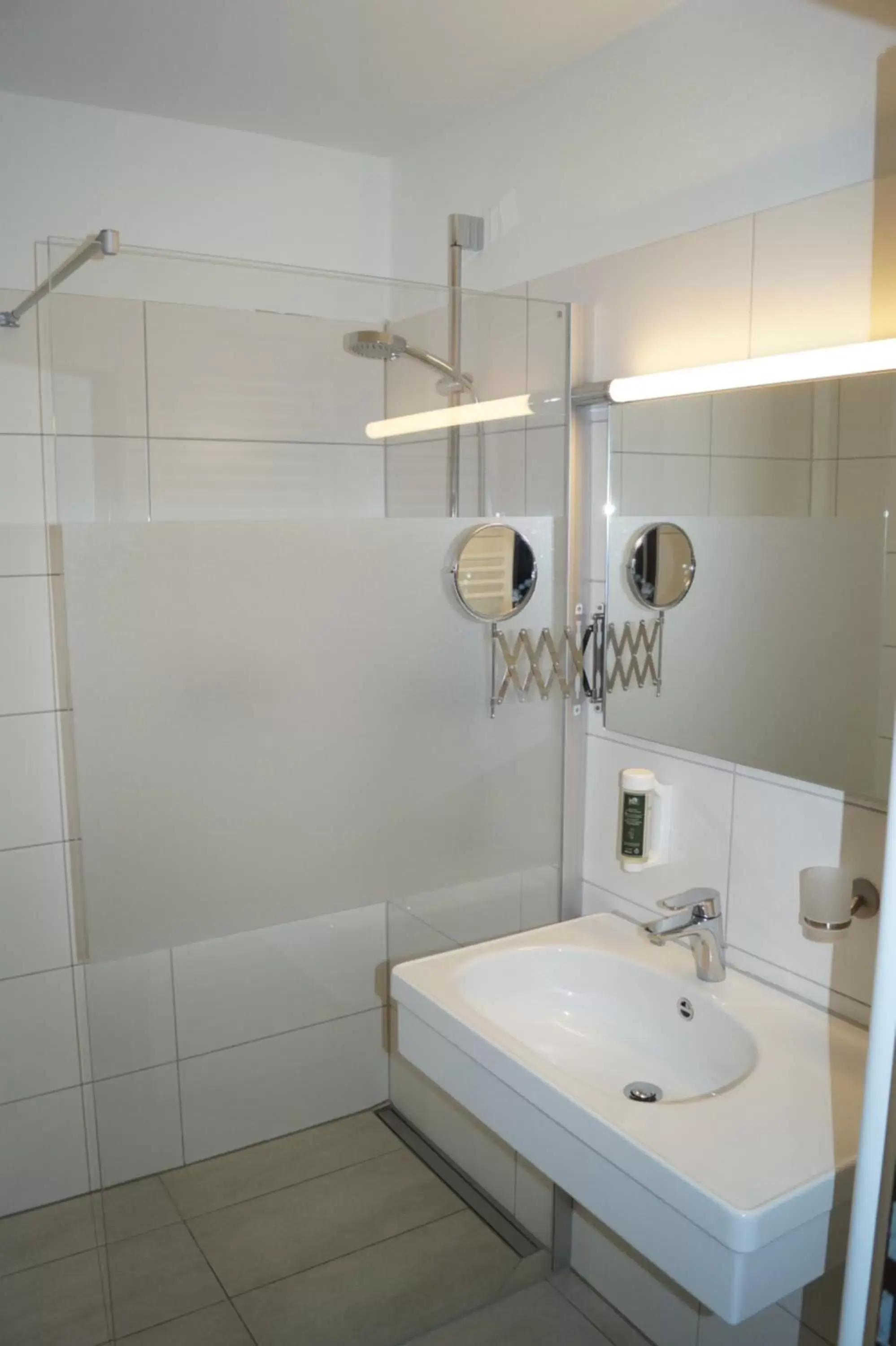 Shower, Bathroom in Hotel Forsthaus St. Hubertus