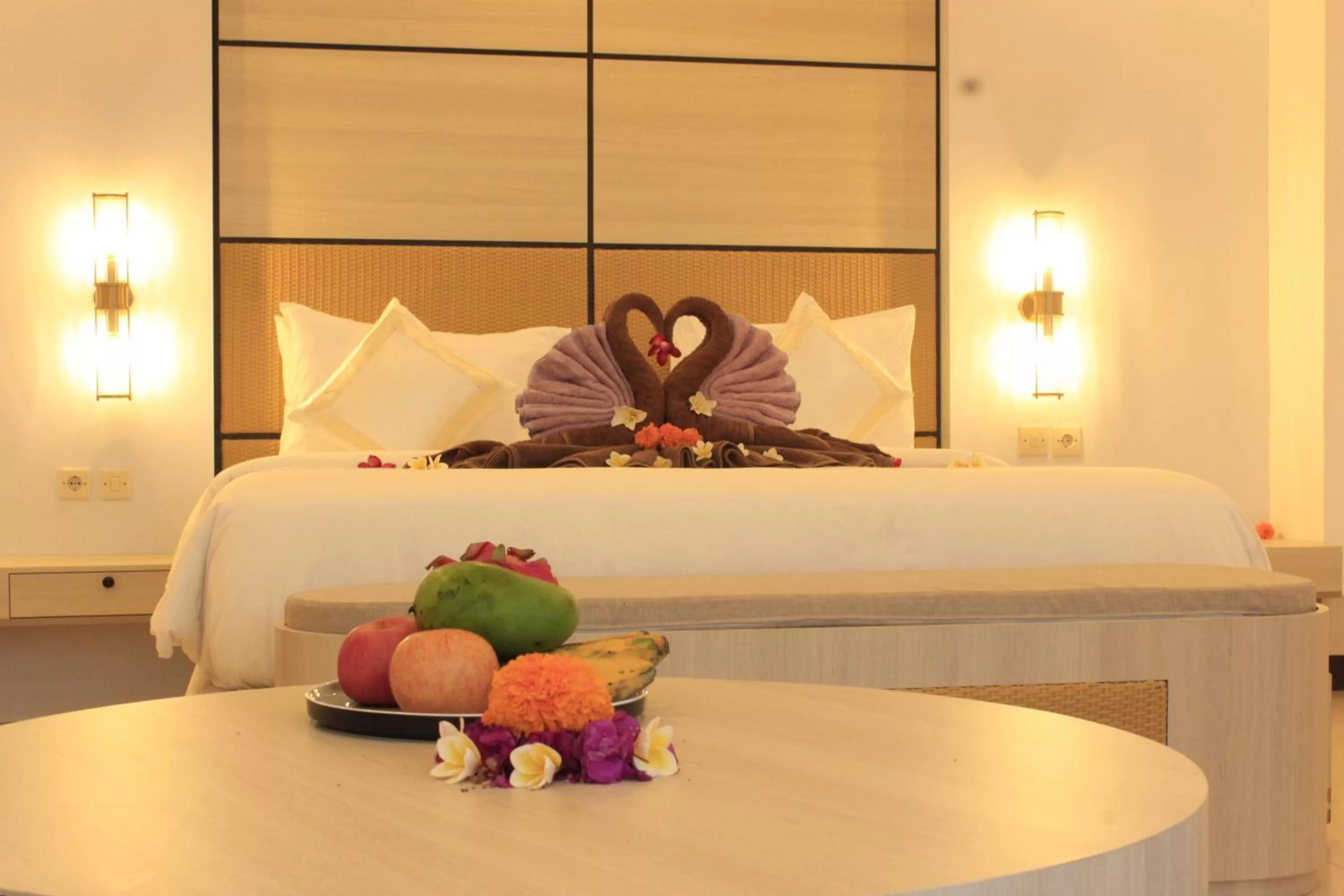 Photo of the whole room, Bed in SUITE OCEAN BLUE