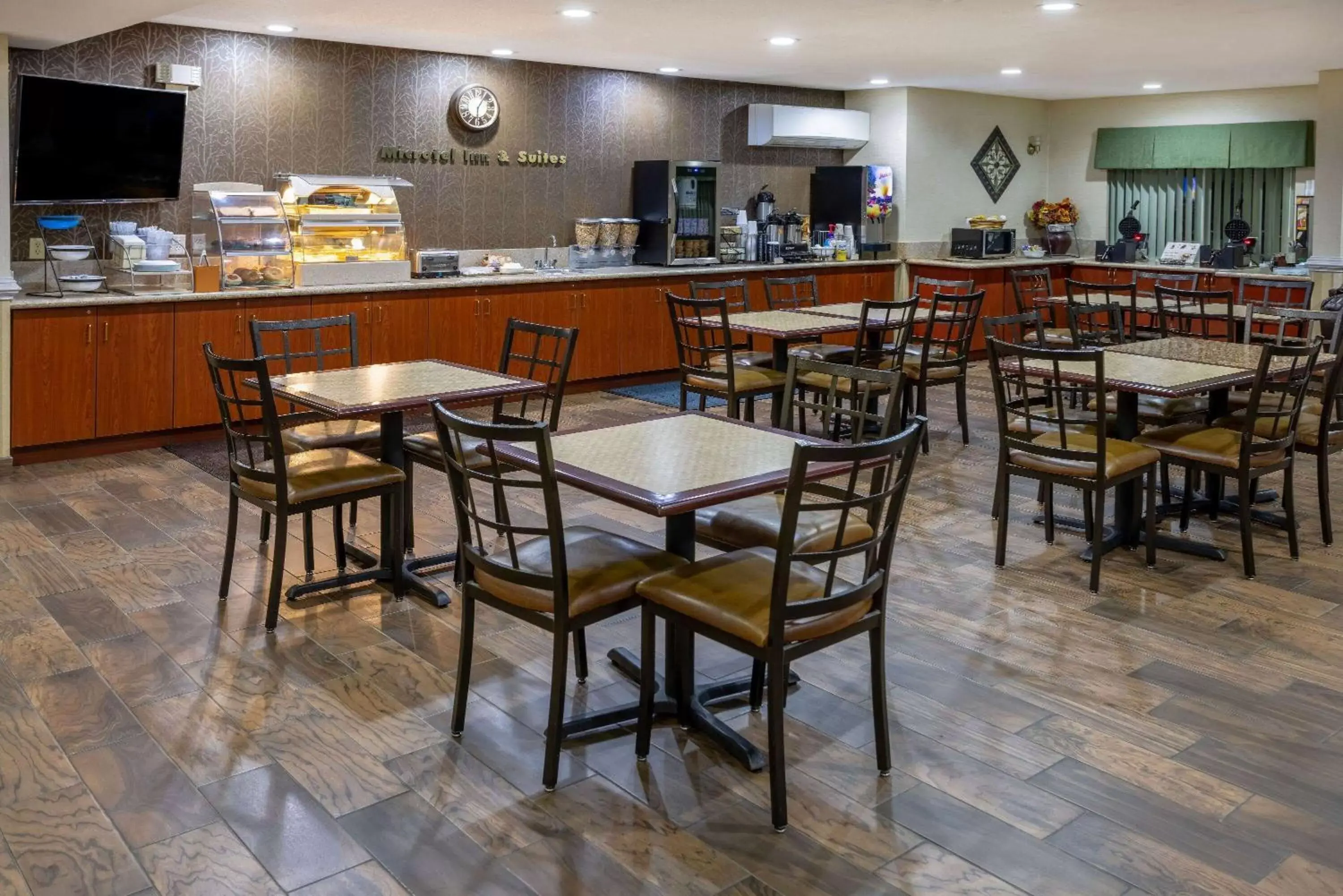 Breakfast, Restaurant/Places to Eat in Microtel Inn and Suites - Salisbury