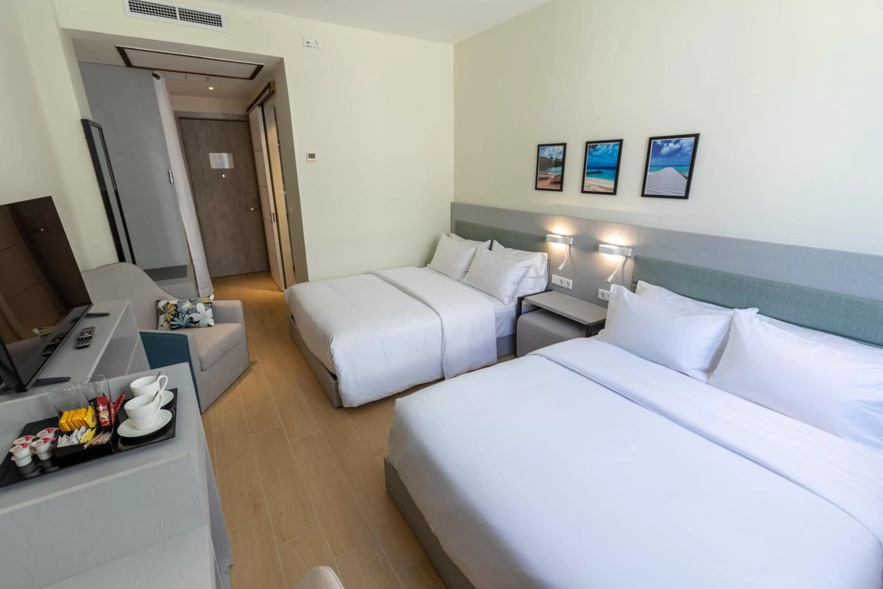 Bedroom, Bed in Elements Hotel & Shops Curaçao