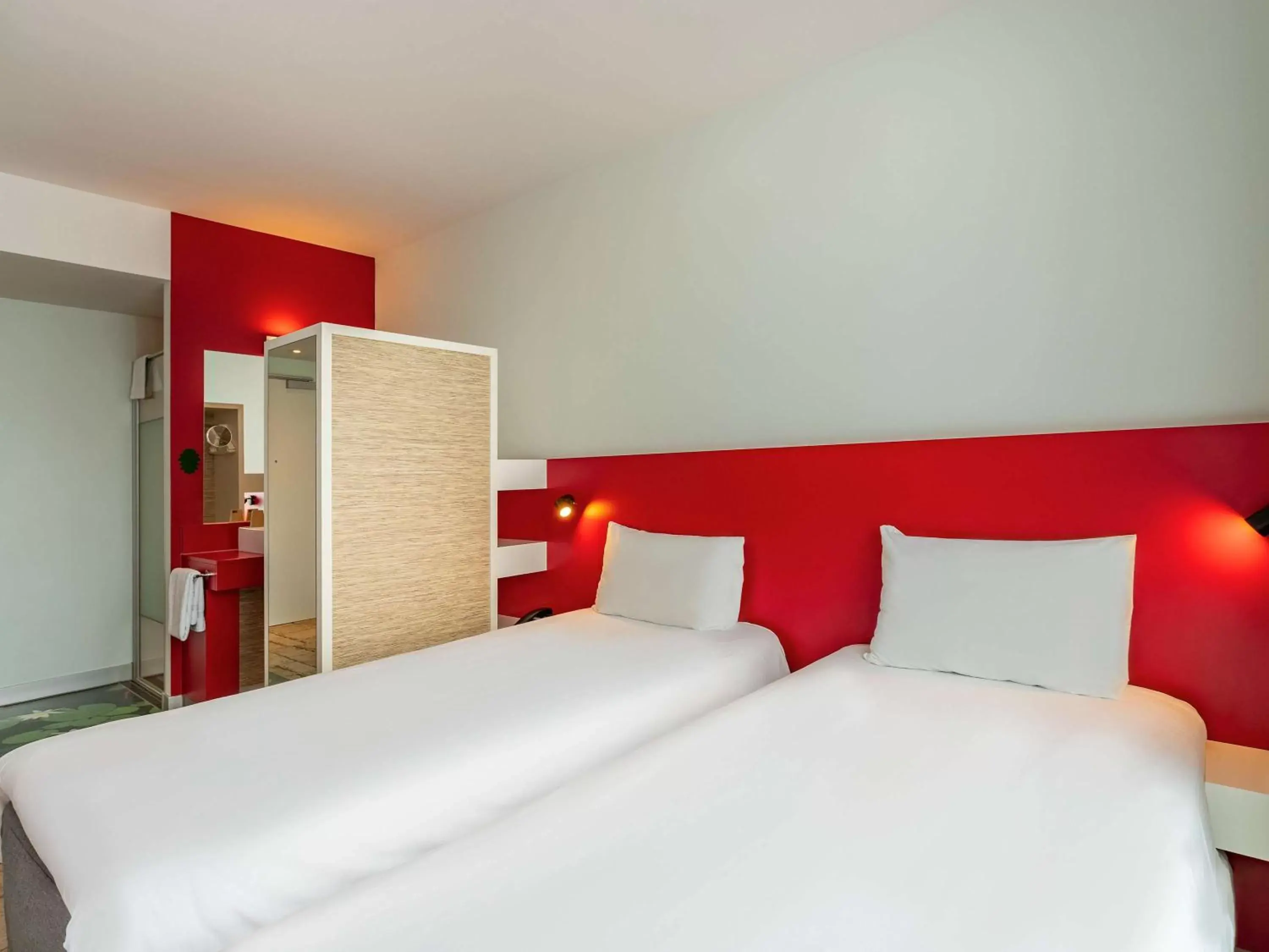 Bedroom, Bed in ibis Styles Karlsruhe Ettlingen