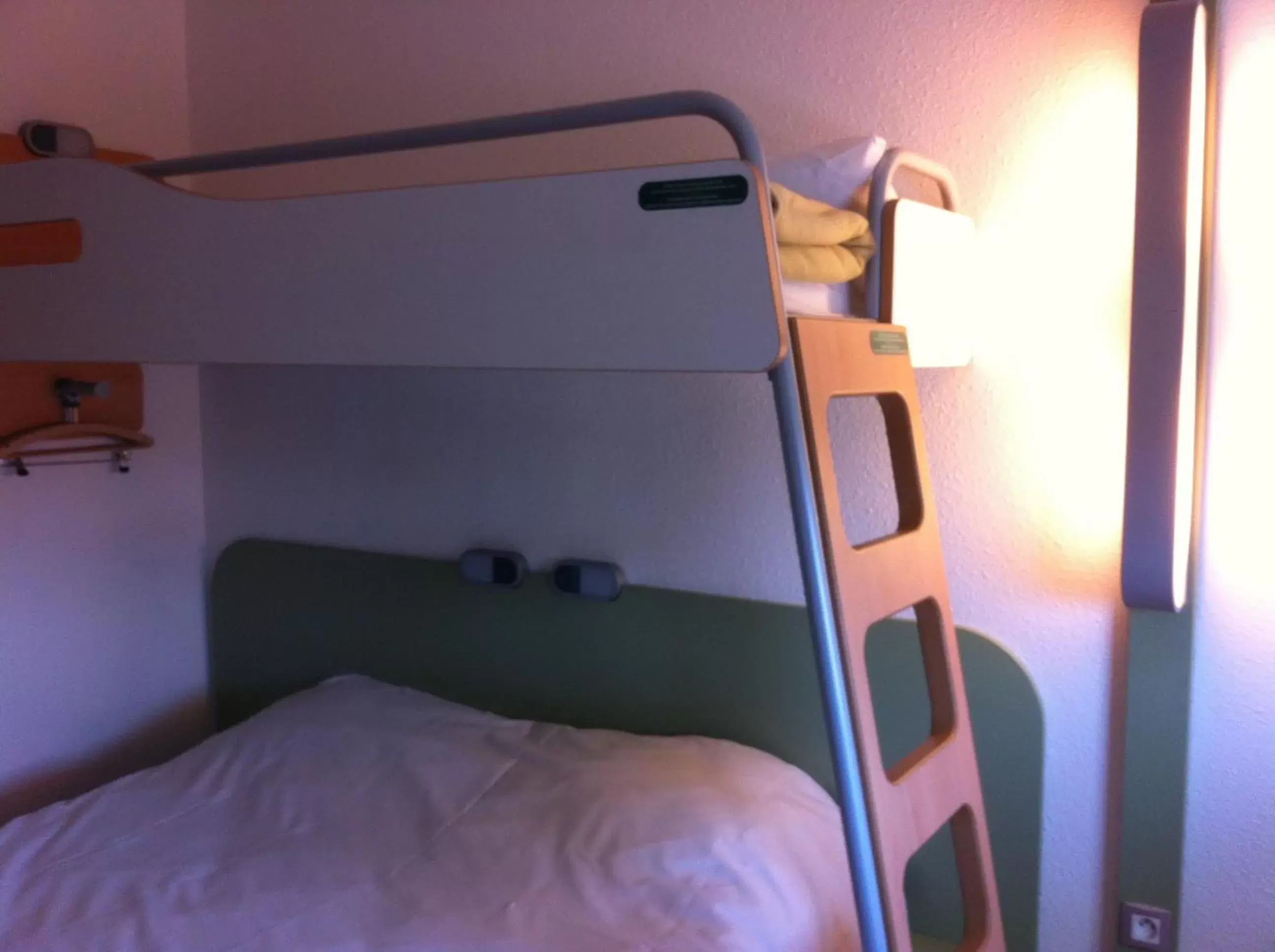 Bed, Bunk Bed in ibis budget Mâcon Nord