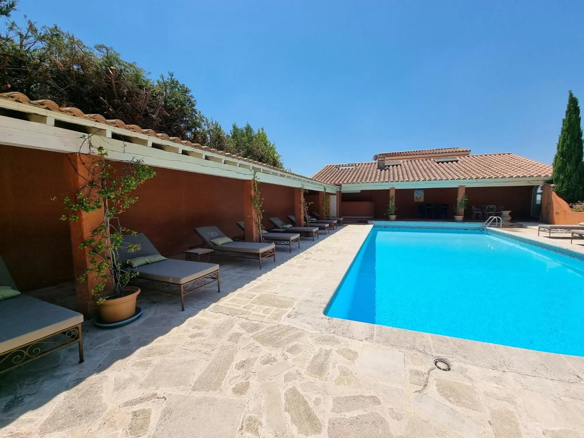 Pool view, Swimming Pool in Castillon Des Baux