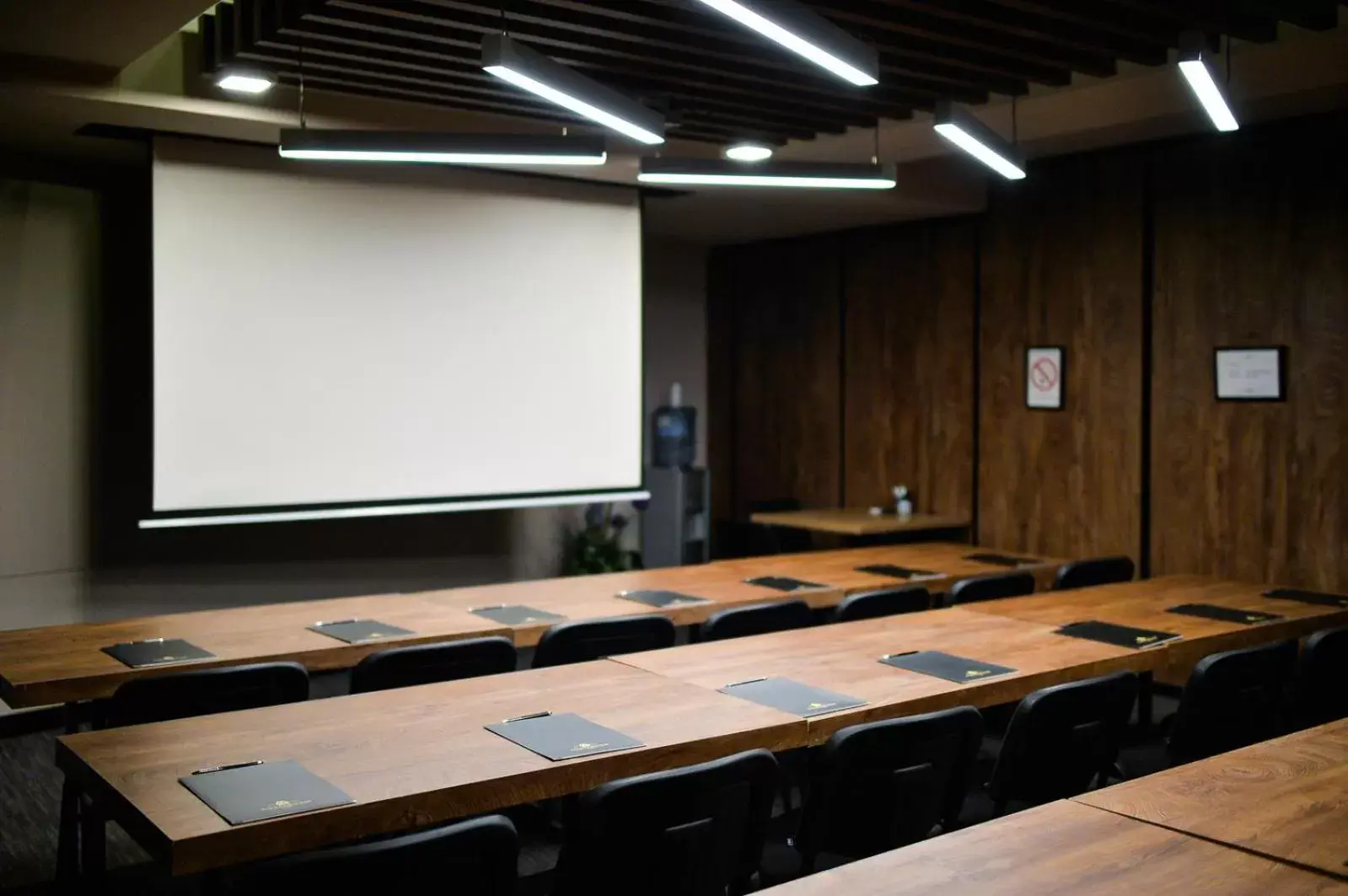 Meeting/conference room in Amsterdam Hotel