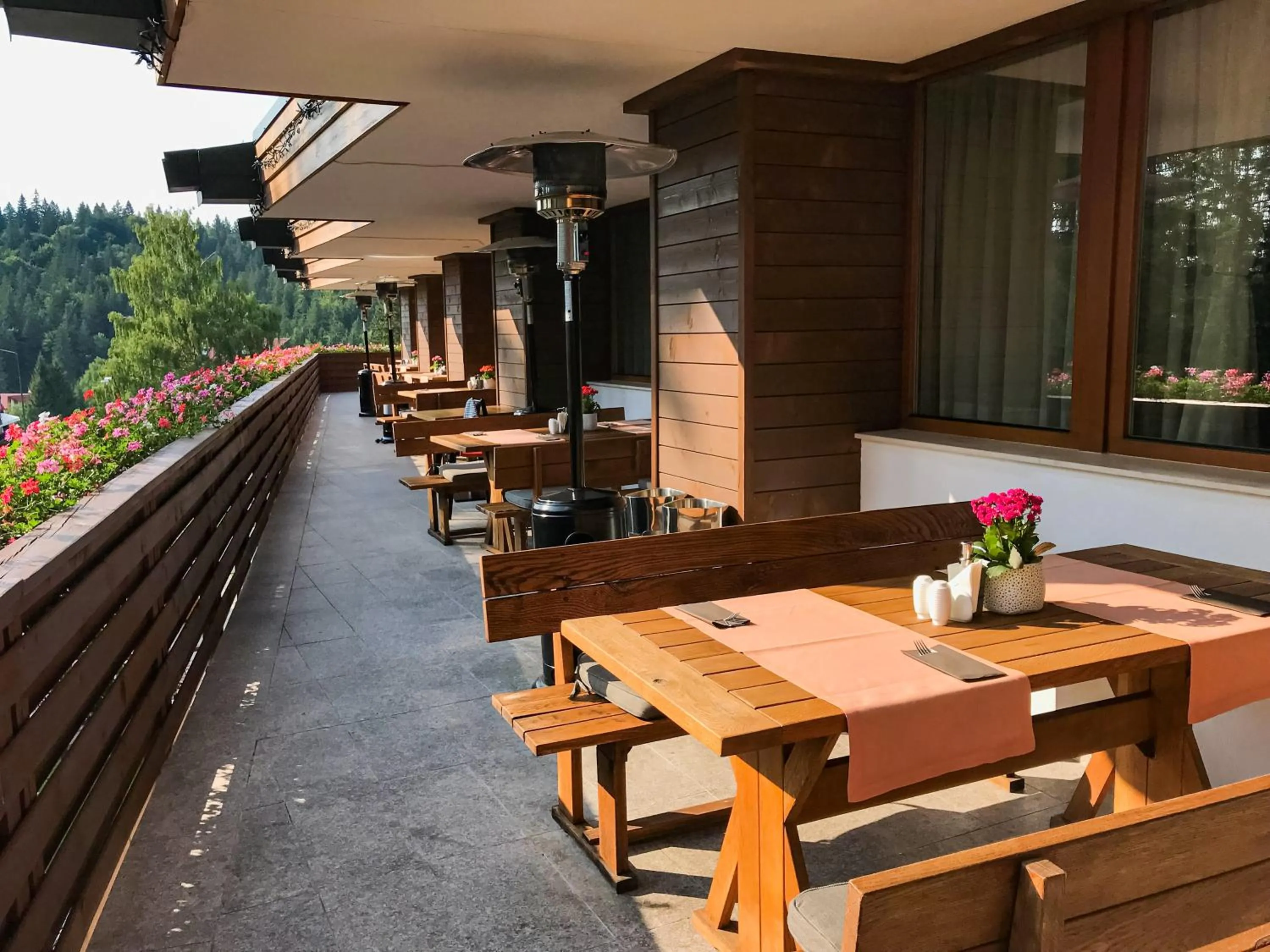 Property building in Teleferic Grand Hotel