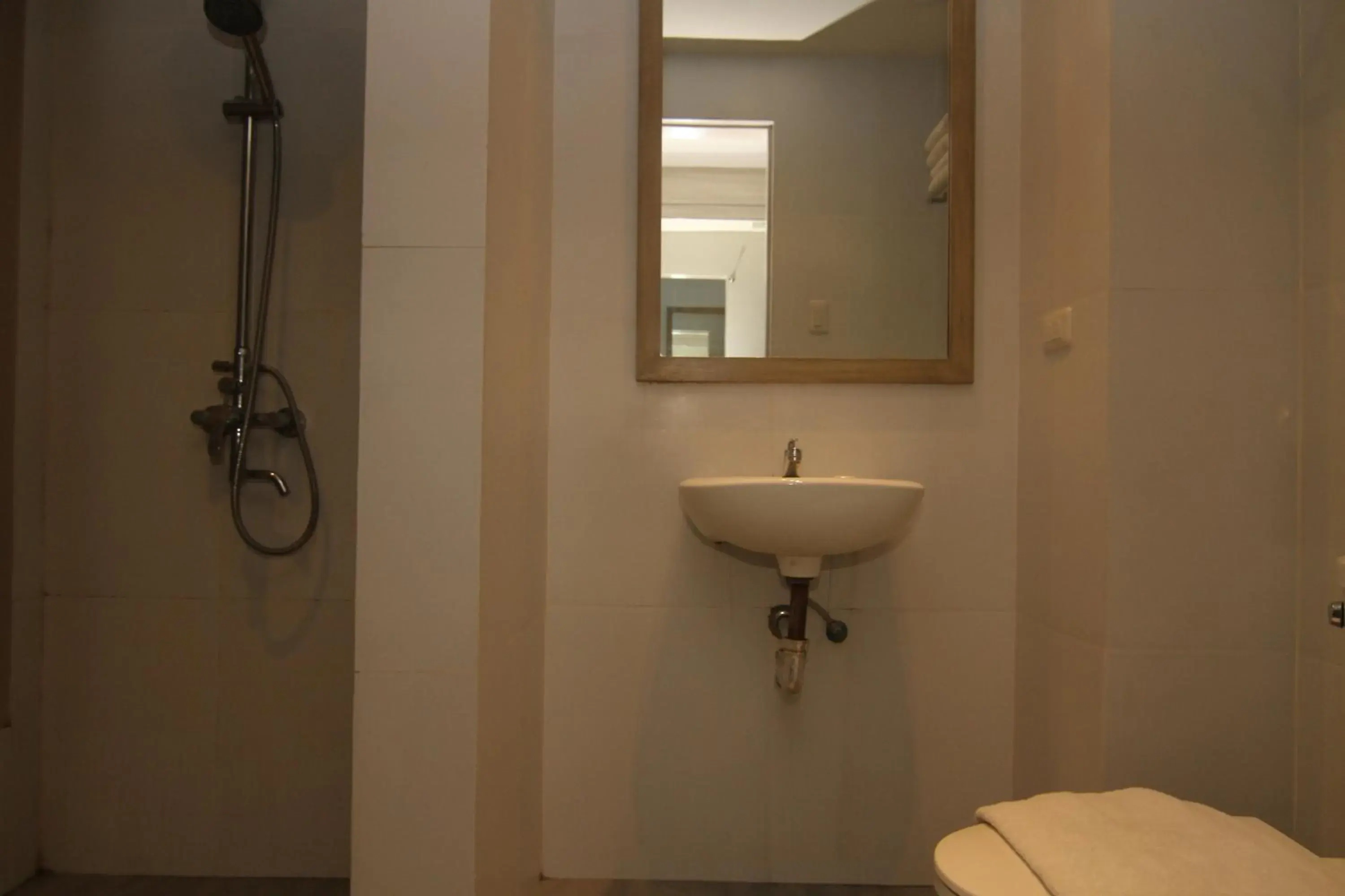 Bathroom in Mabolo Royal Hotel
