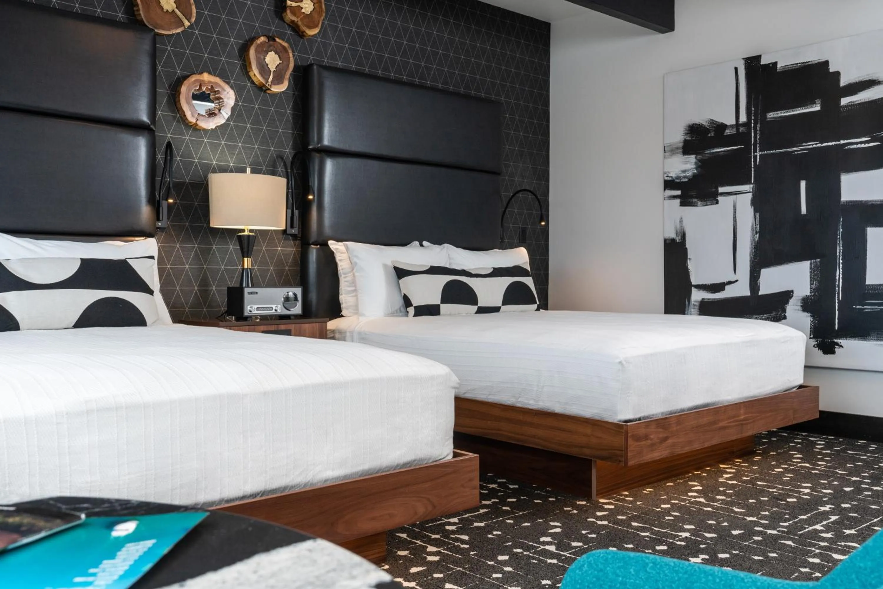 Photo of the whole room, Bed in The Earl in Charlevoix